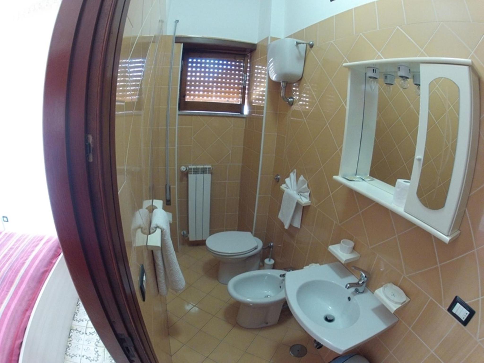 Comfort Double Room with Balcony - Photo 3