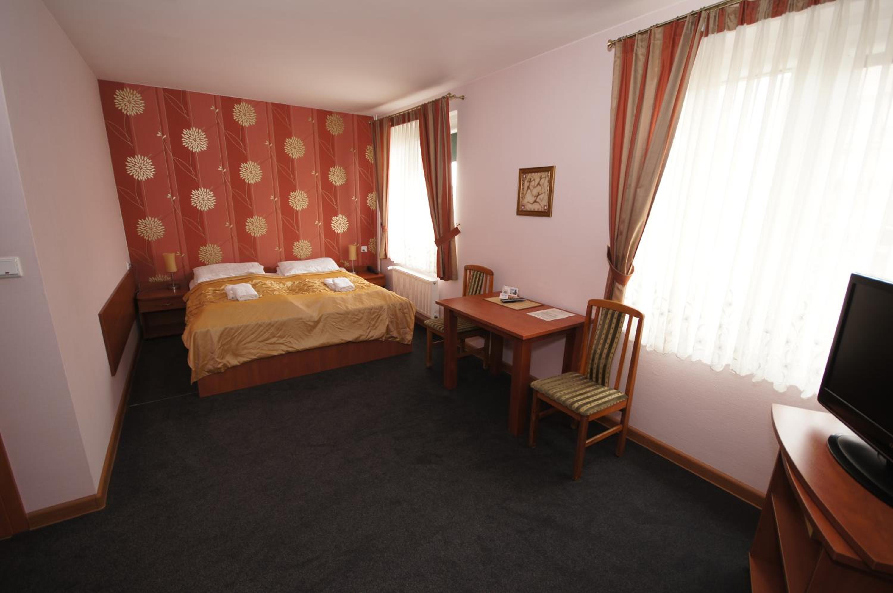 Double Room - Photo 5