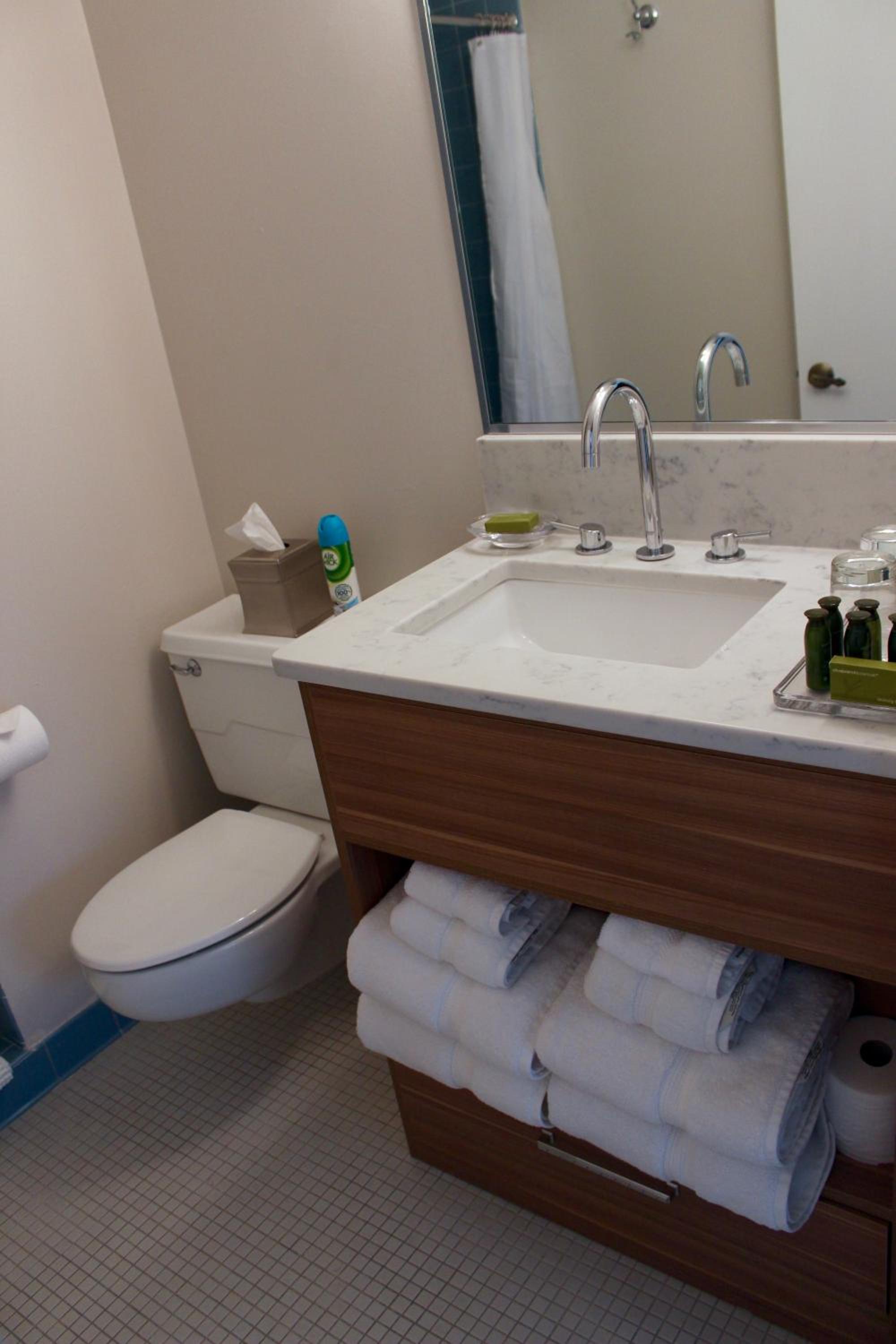 Luxury Two Bedroom Suite with Kitchen photo 3