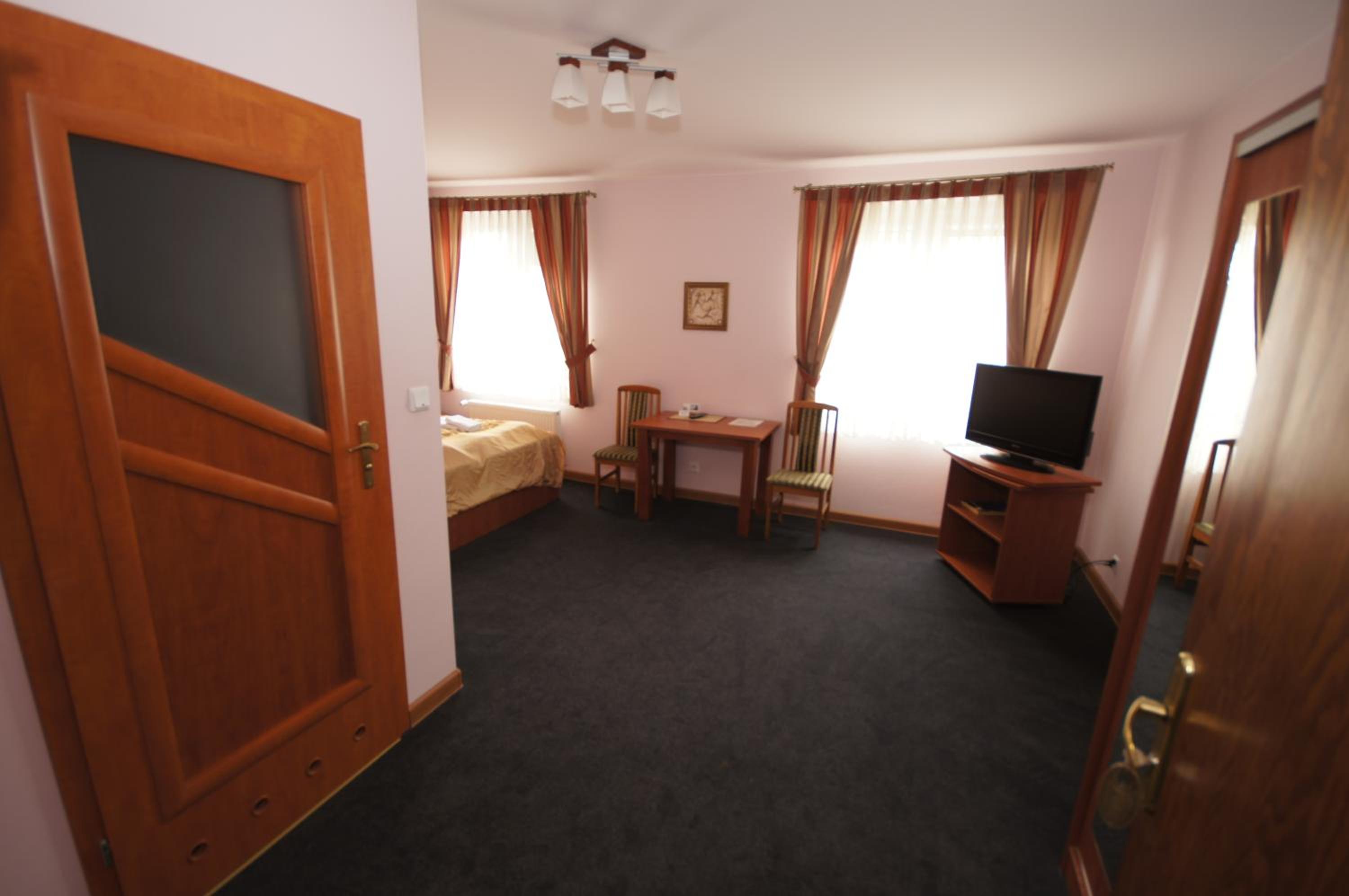 Double Room - Photo 9