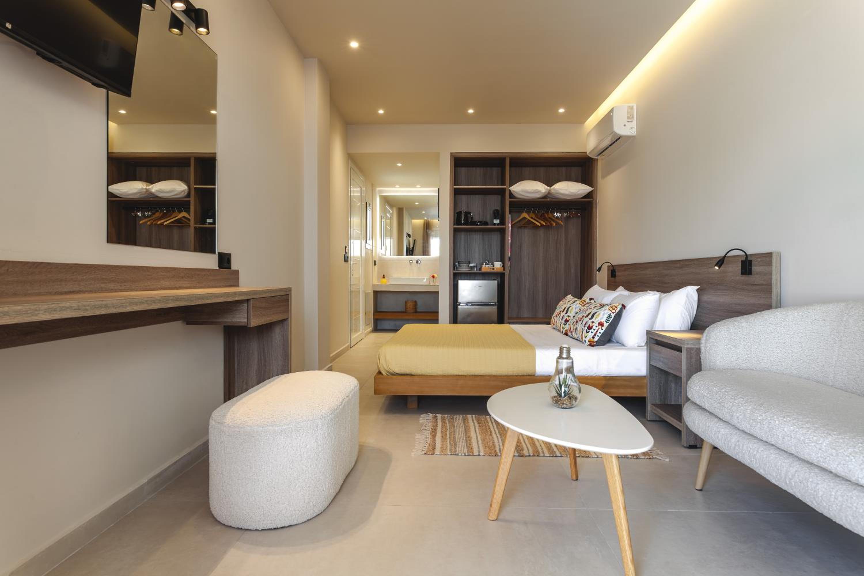 One-Bedroom Deluxe Apartment