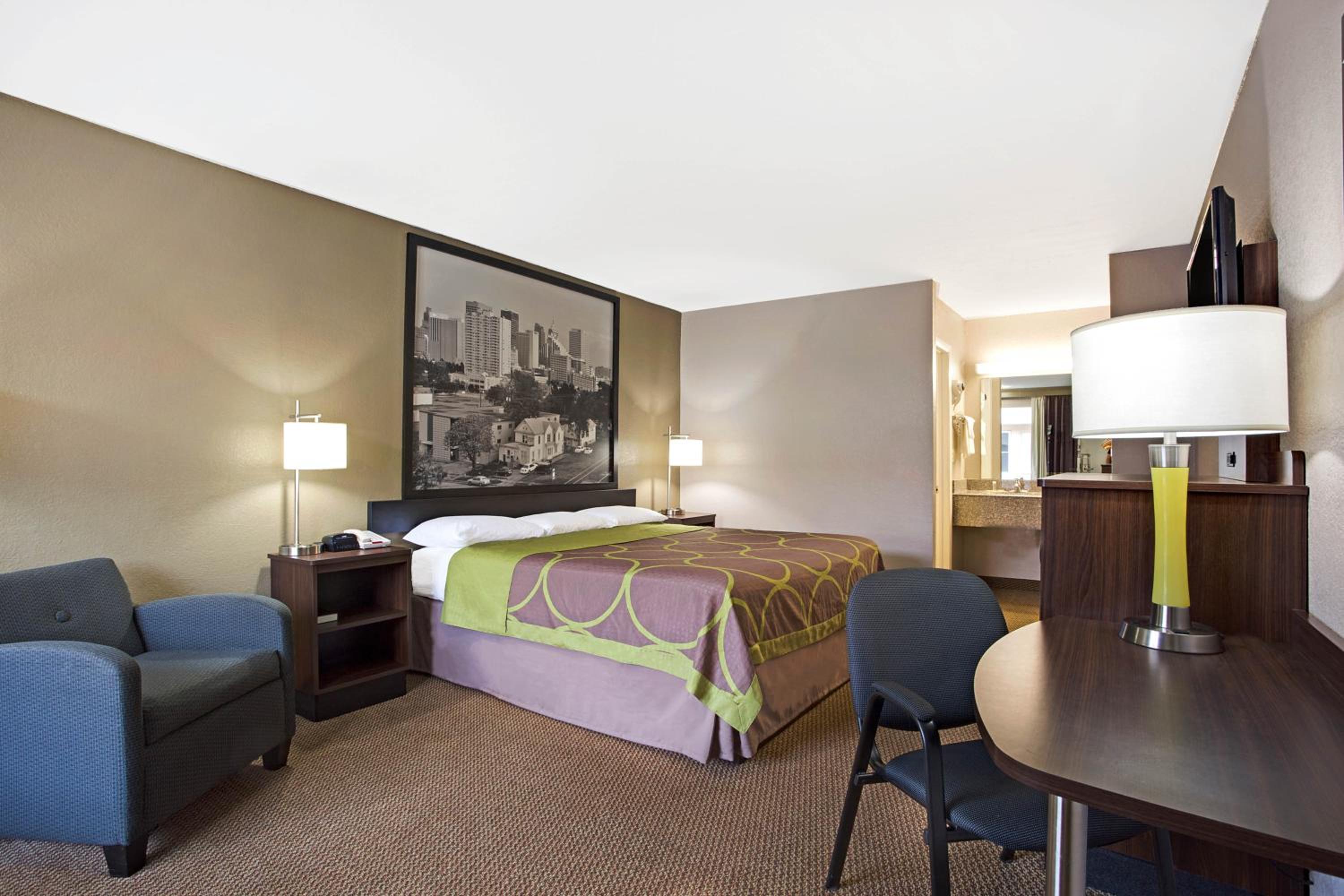 King Room - Non-Smoking photo 1