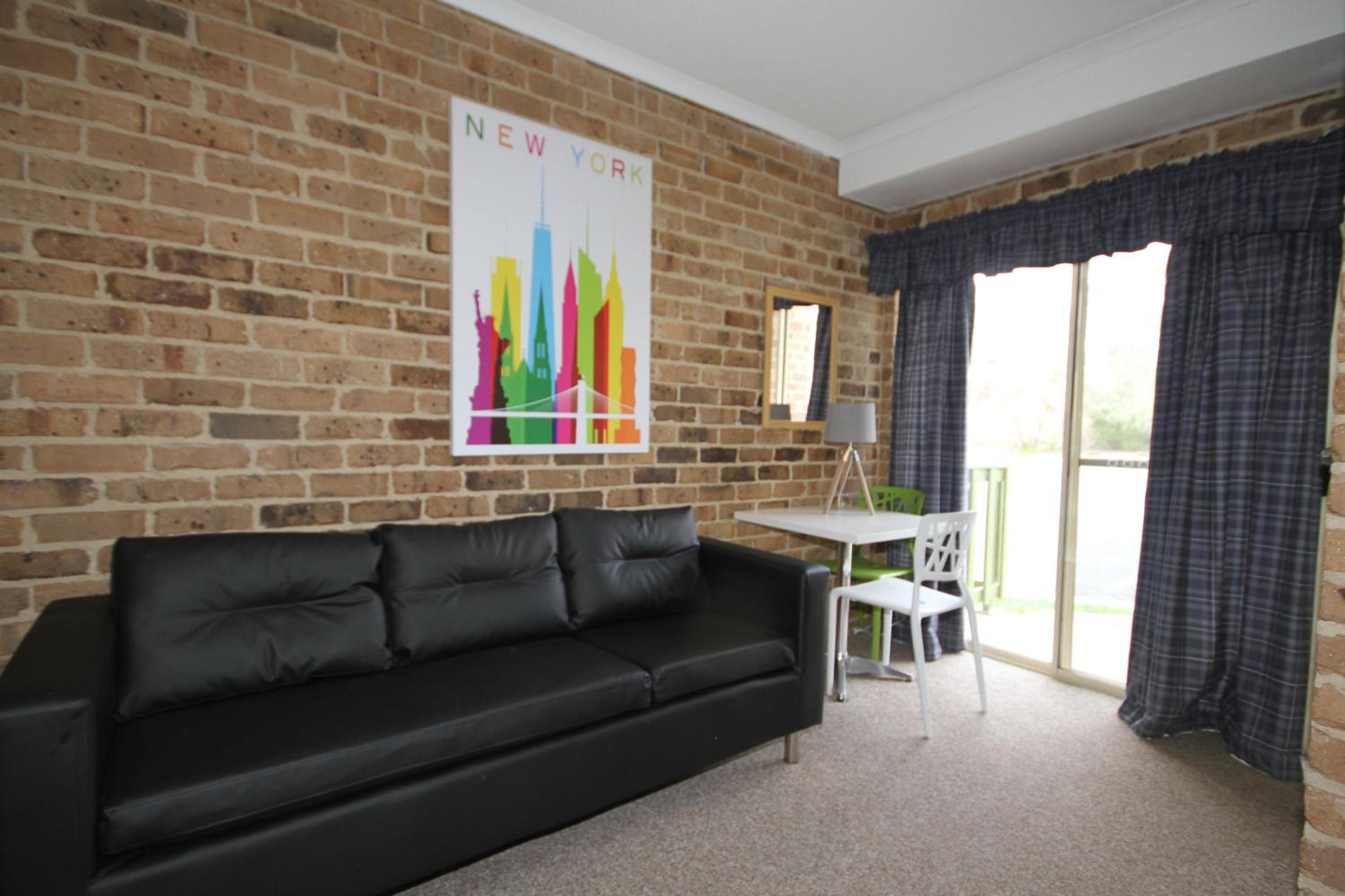 Deluxe Family Room photo 3