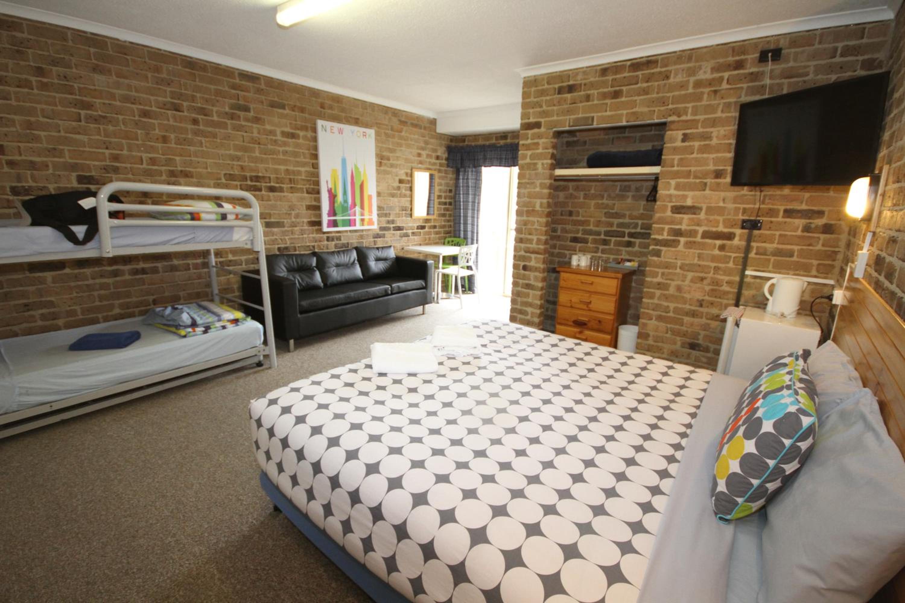 Deluxe Family Room photo 1
