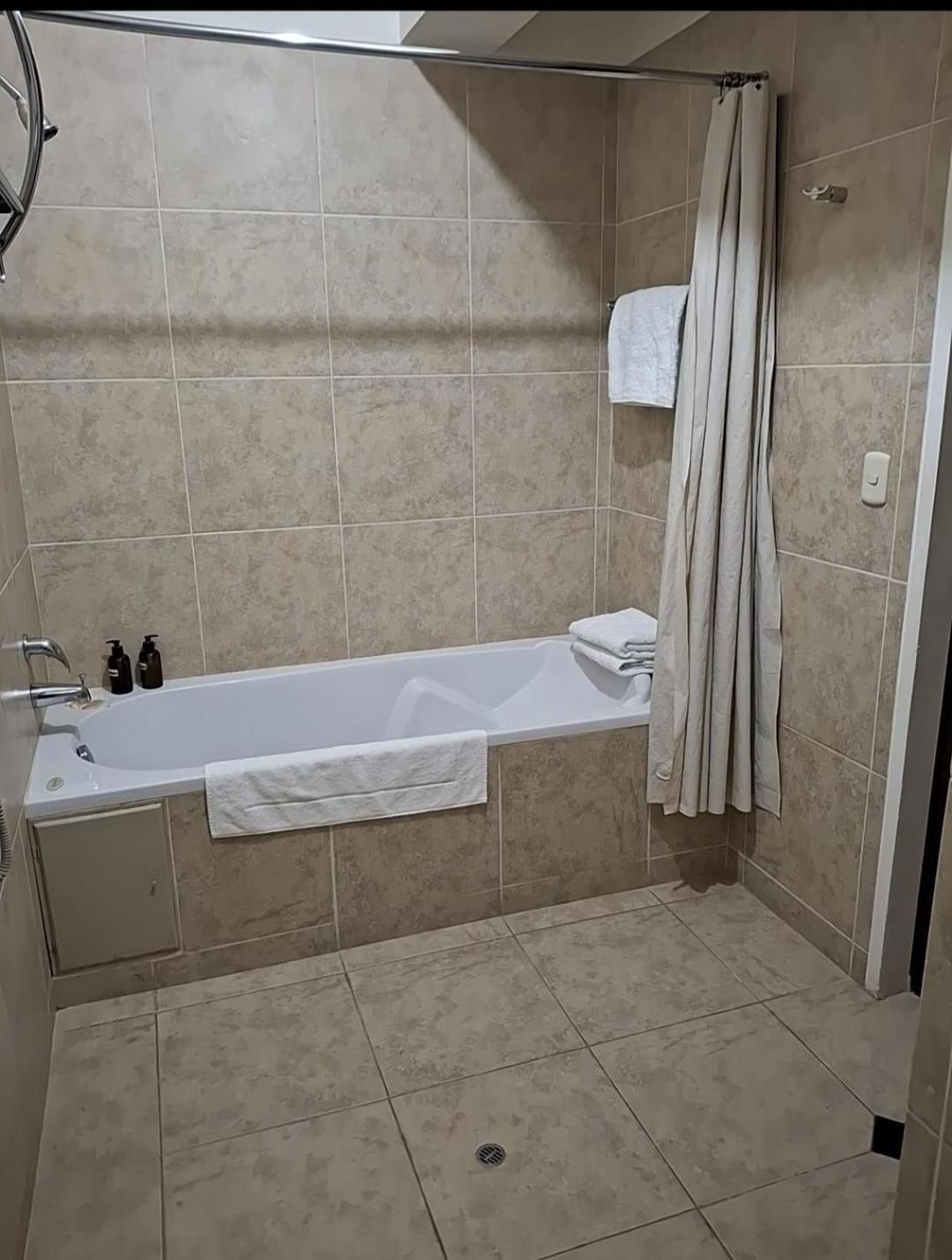 Triple Room with Private Bathroom - Photo 7