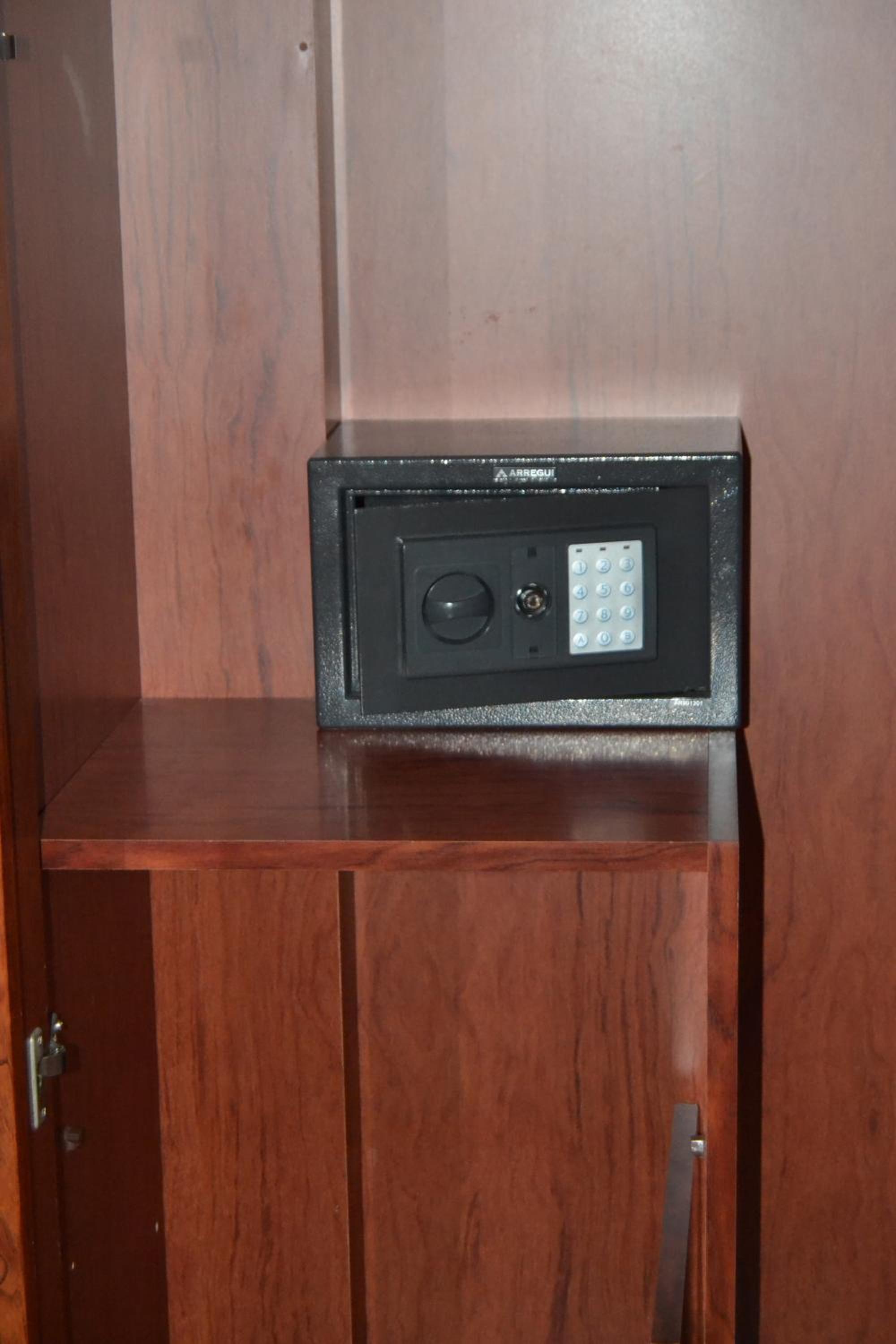 Single Room - Disability Access photo 2