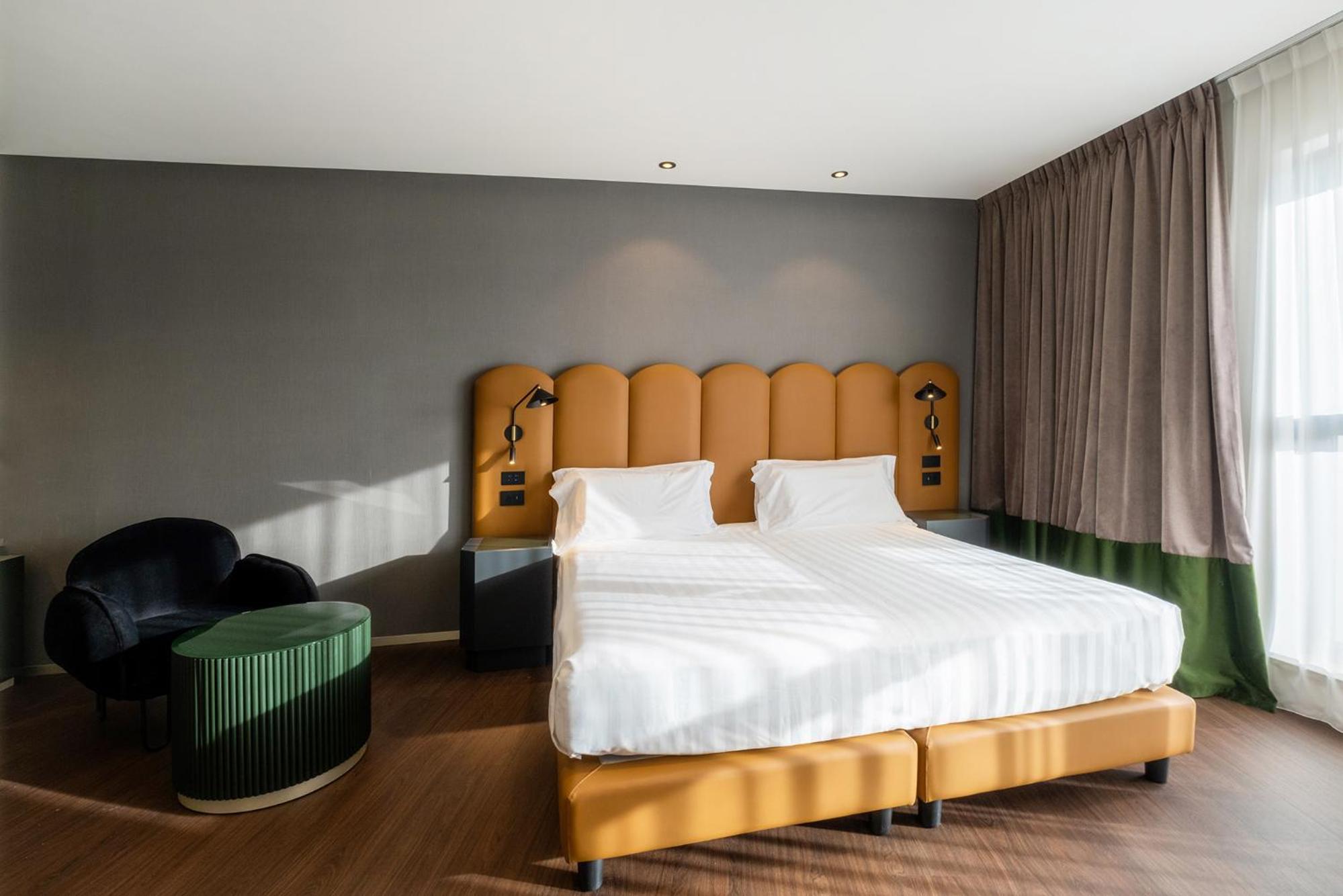 Suite Deluxe with Parking