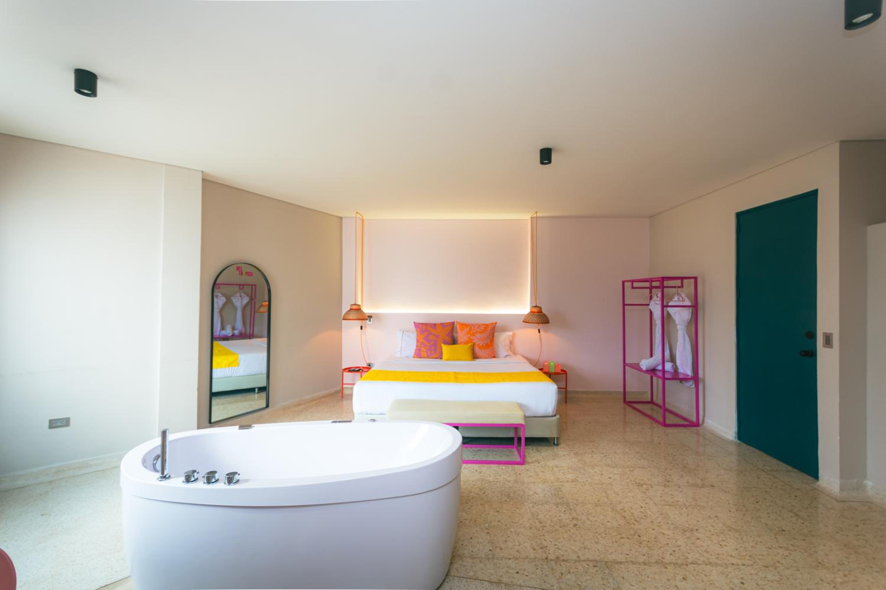 Suite with Hot Tub photo 1