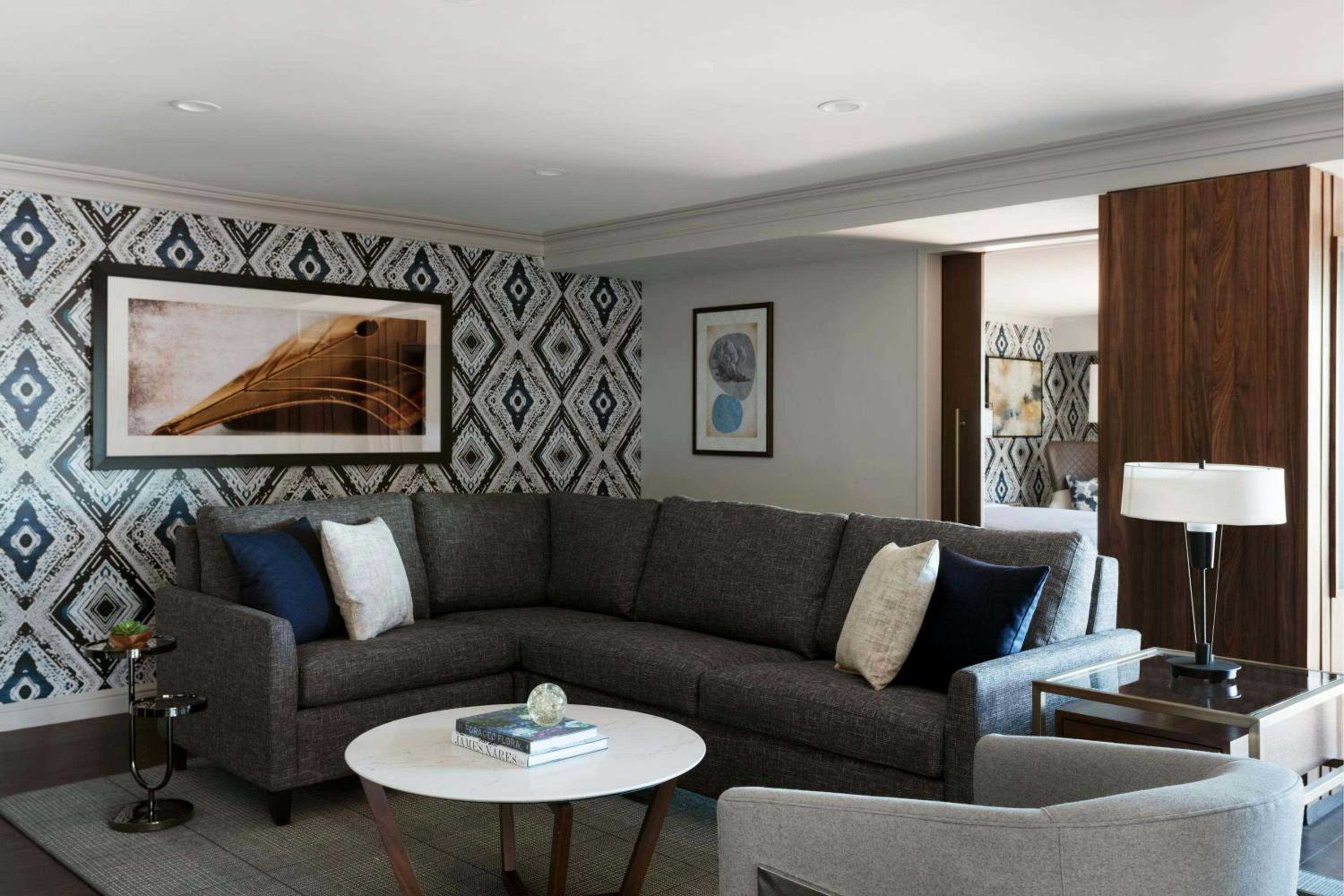 Luxury Waterfront Large King Suite with Sofa Bed