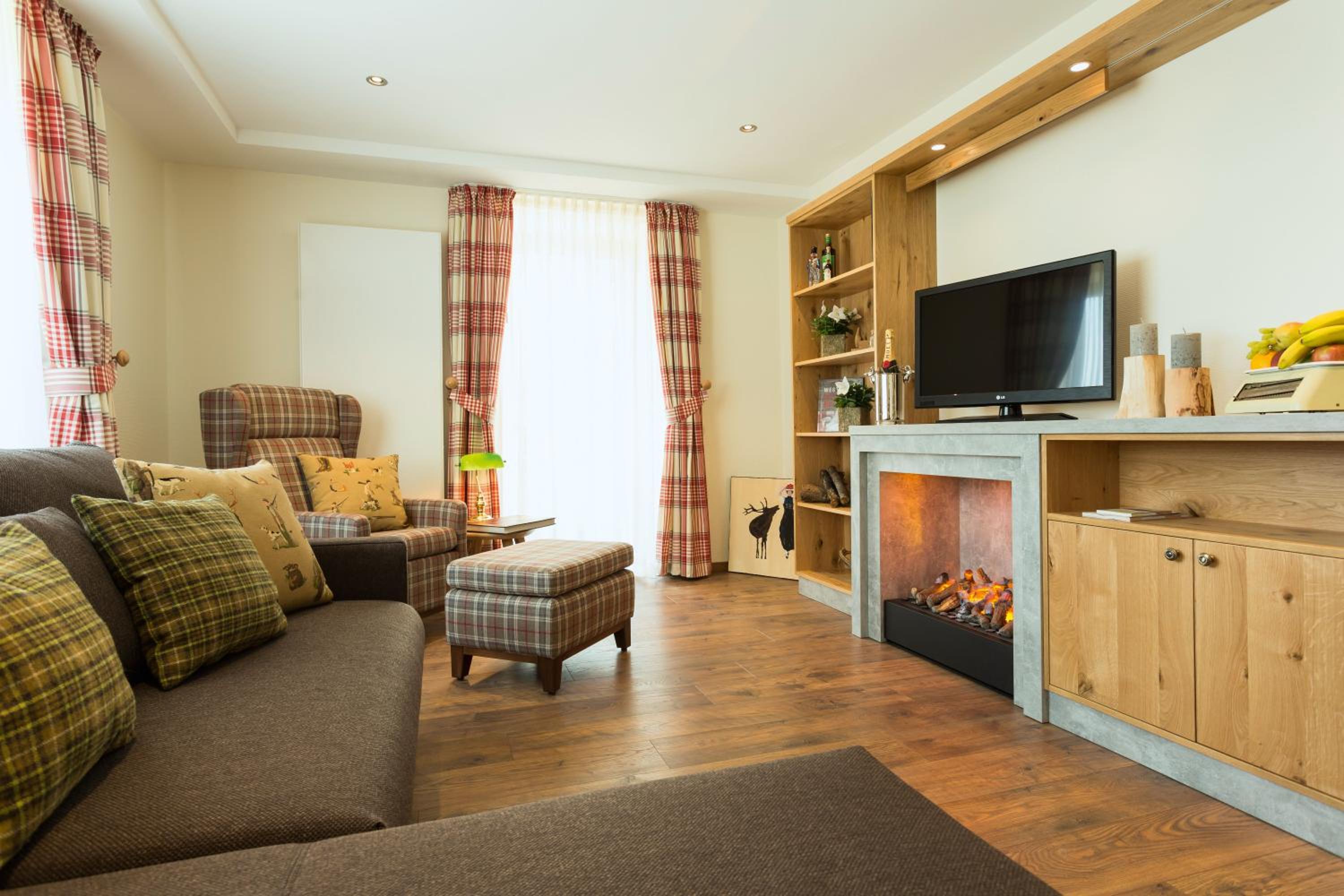 Suite - Photo 2