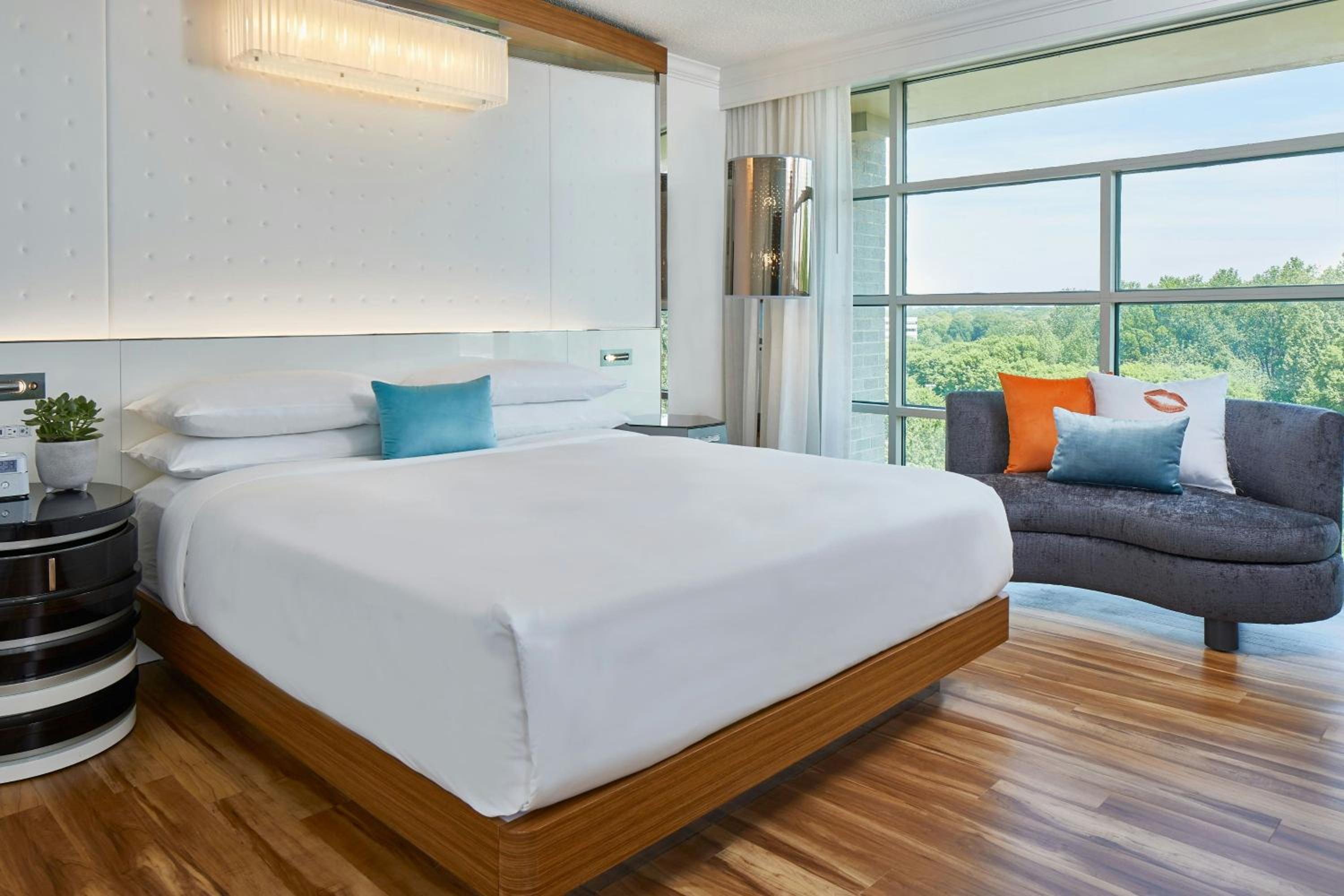 Executive King Suite - Hearing Accessible