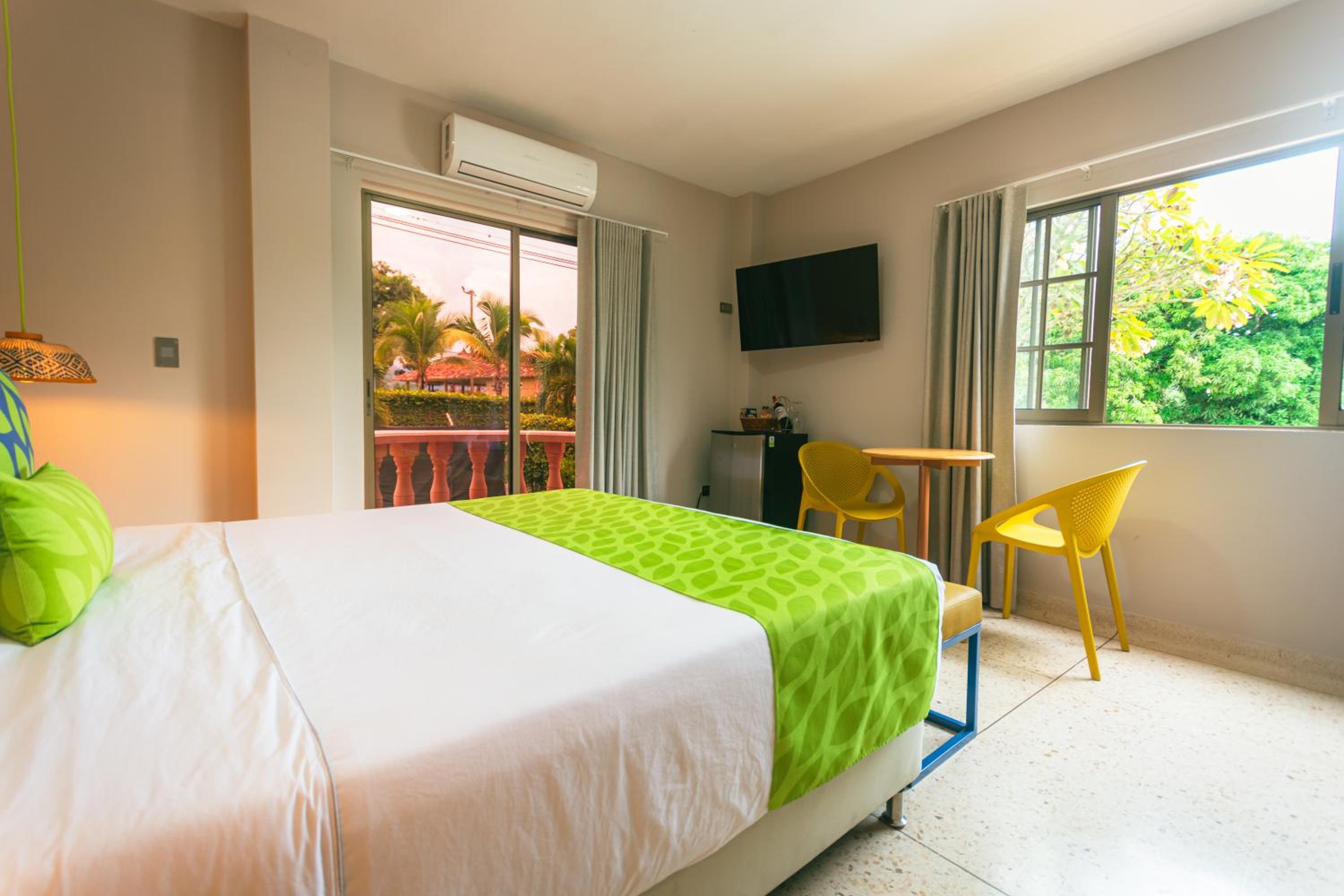 Double Room with Pool View photo 2