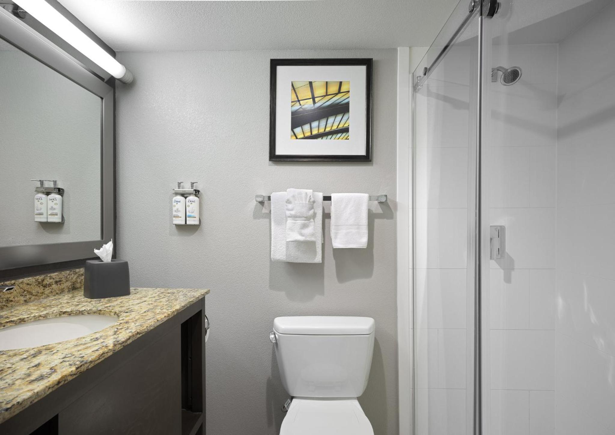 King Suite - Non-Smoking - Photo 1