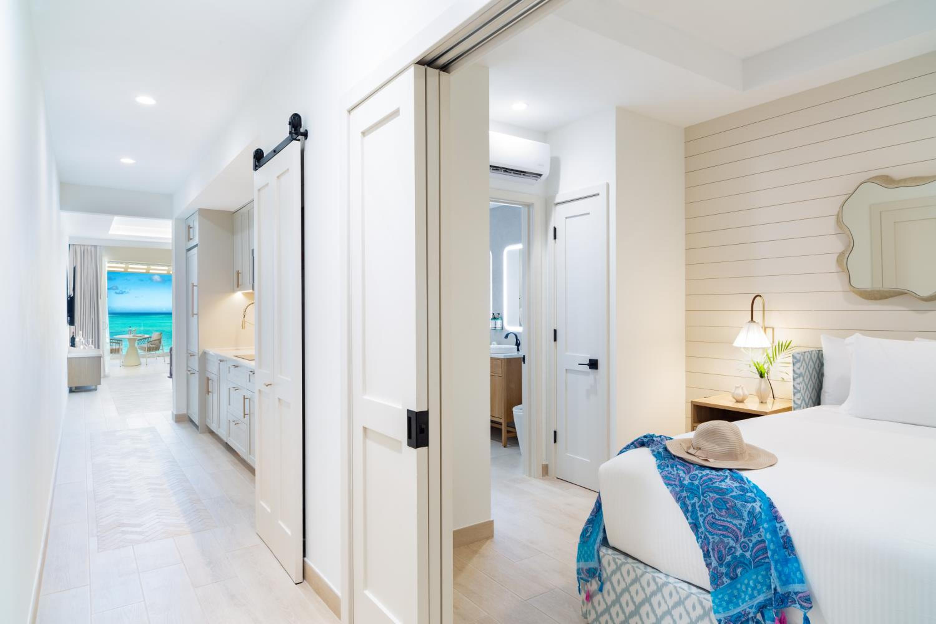 2 Bdrm Beachfront Jr Suite