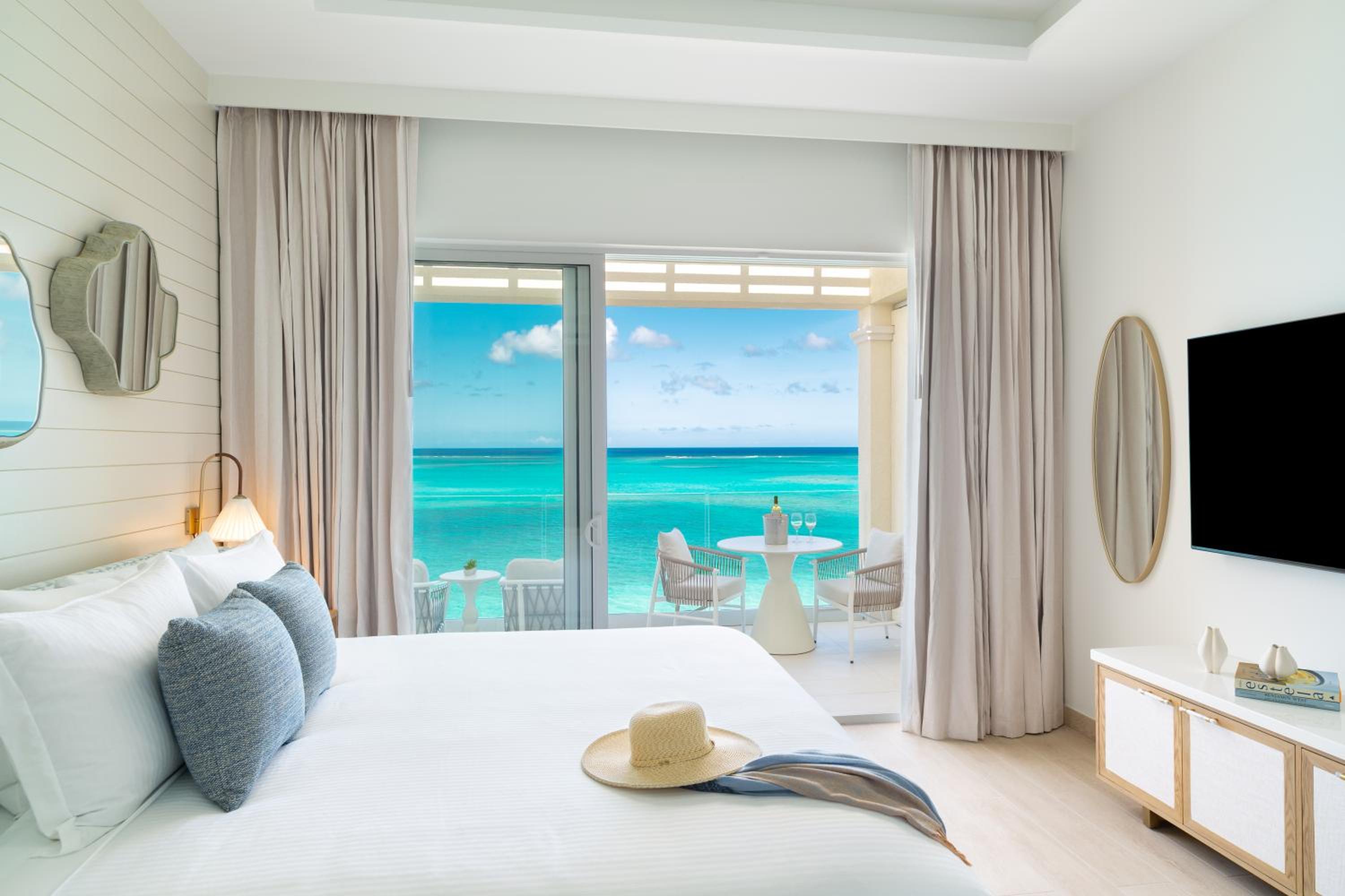 2 Bdrm Beachfront Jr Suite