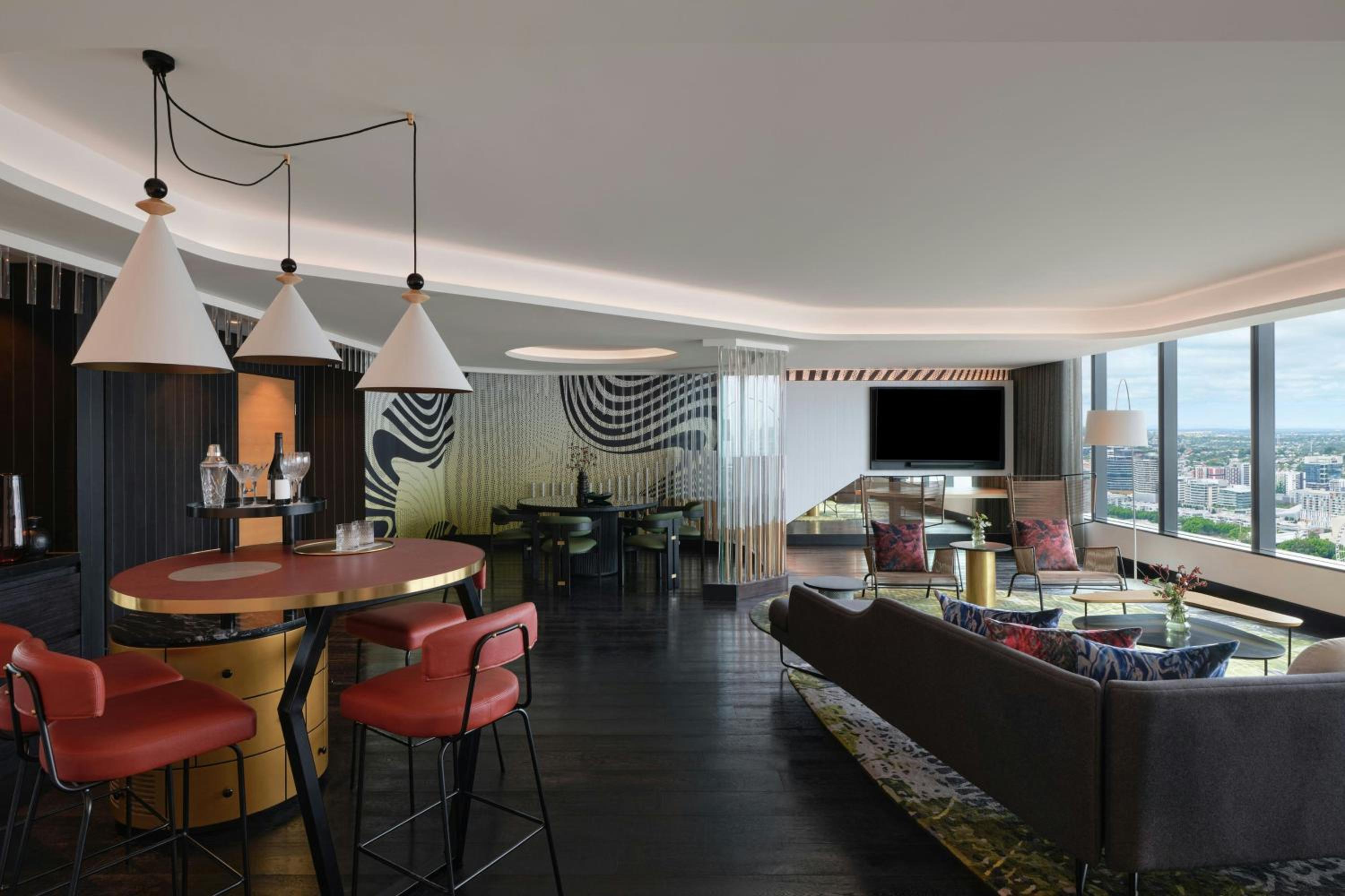 One-Bedroom King Suite with River View and High Floor – Penthouse 2