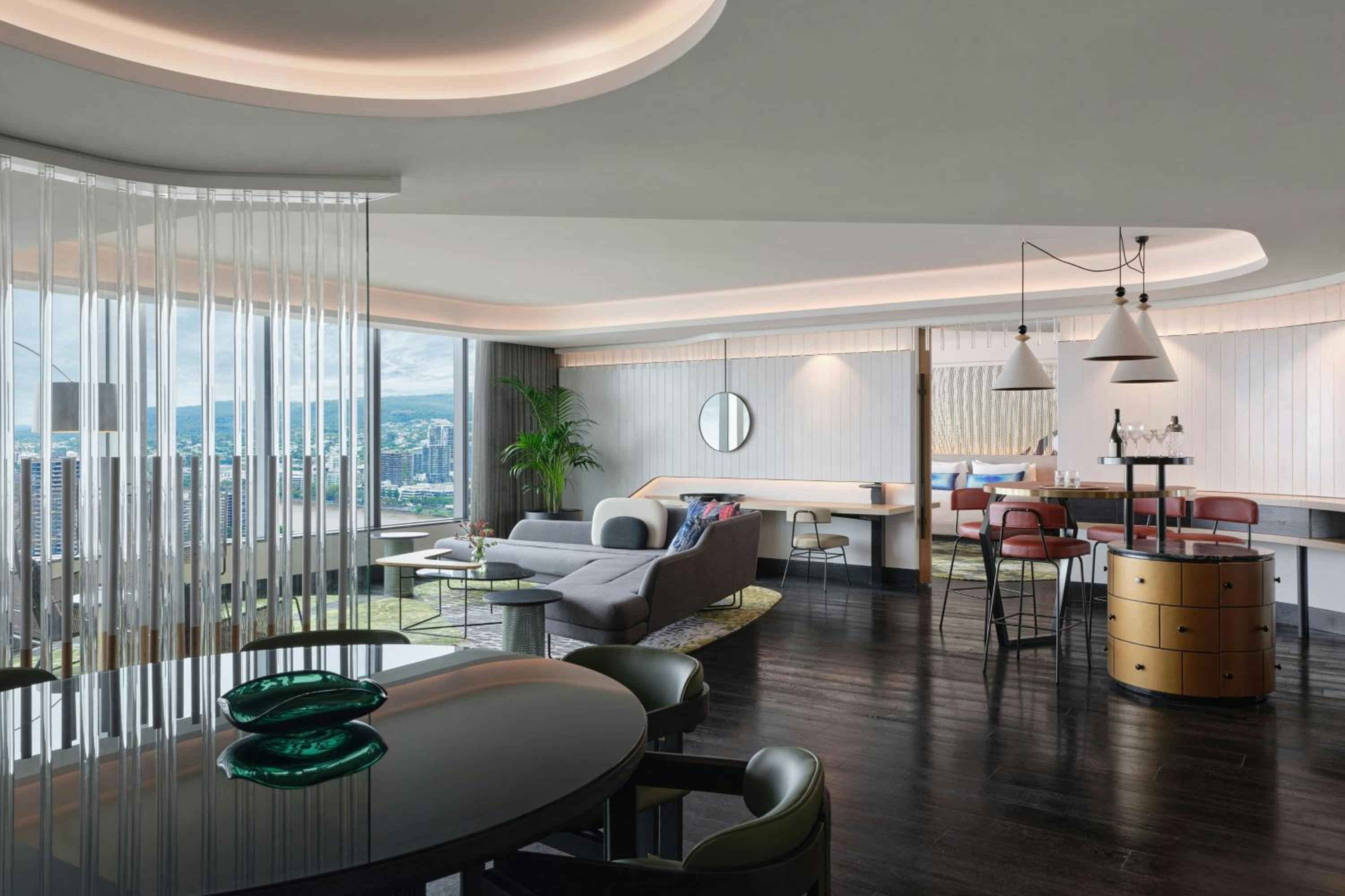 One-Bedroom King Suite with River View and High Floor – Penthouse 2