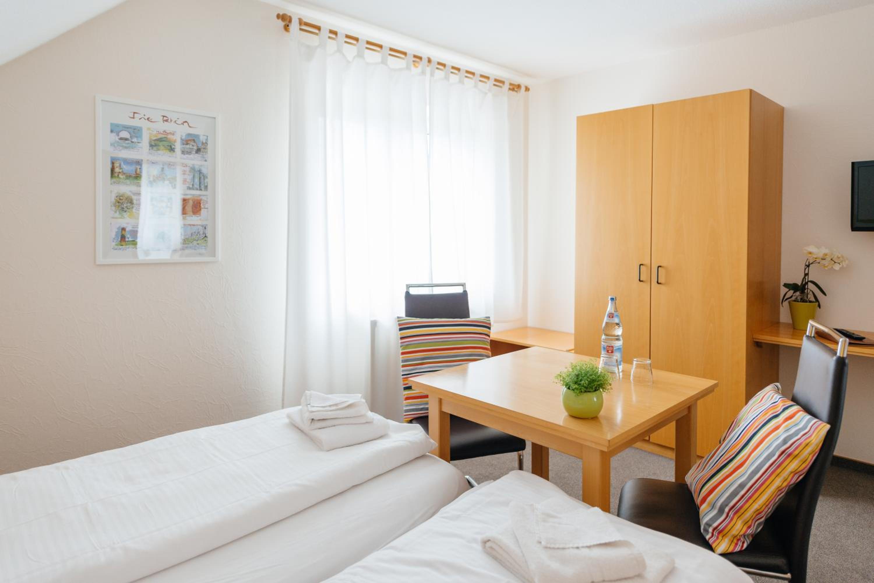 Standard Double Room - Photo 6
