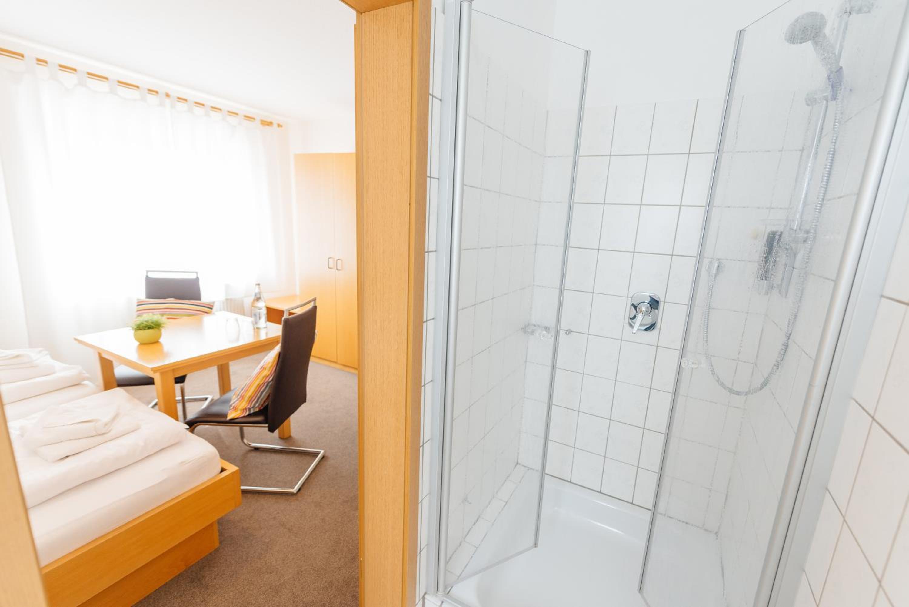 Standard Double Room - Photo 7