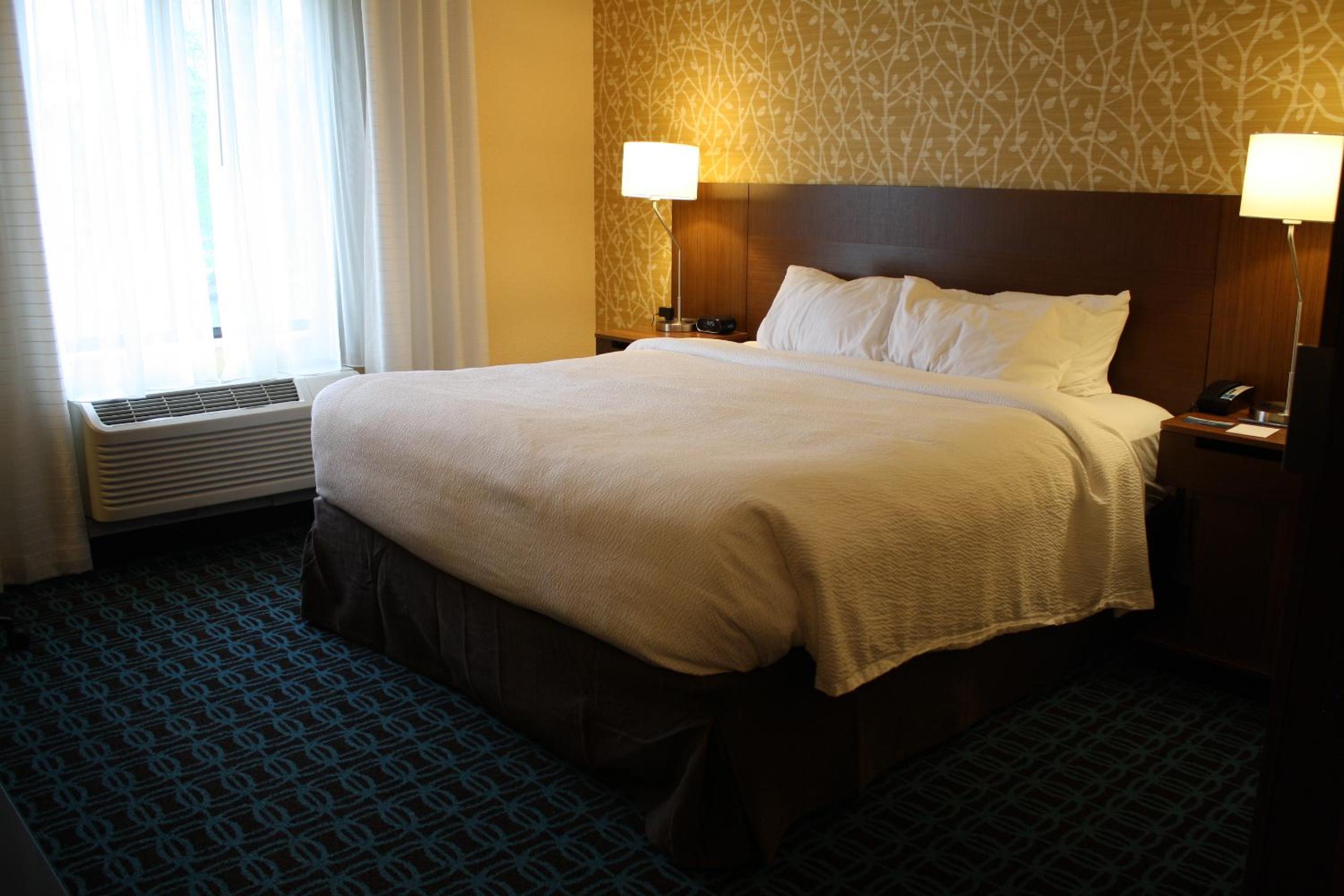 King Room - Hearing Accessible photo 1