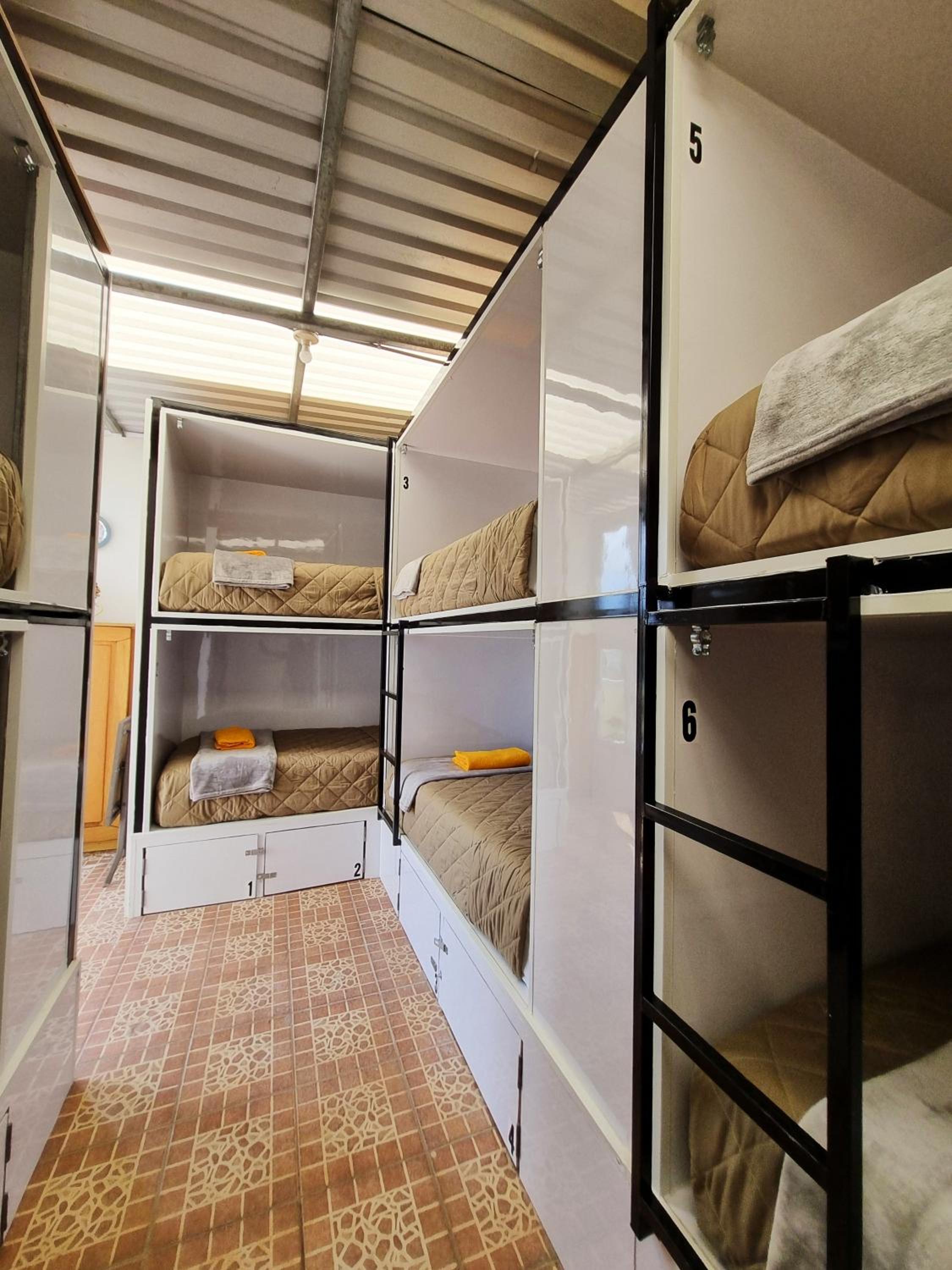 Bed in 8-Bed Mixed Dormitory Room photo 2