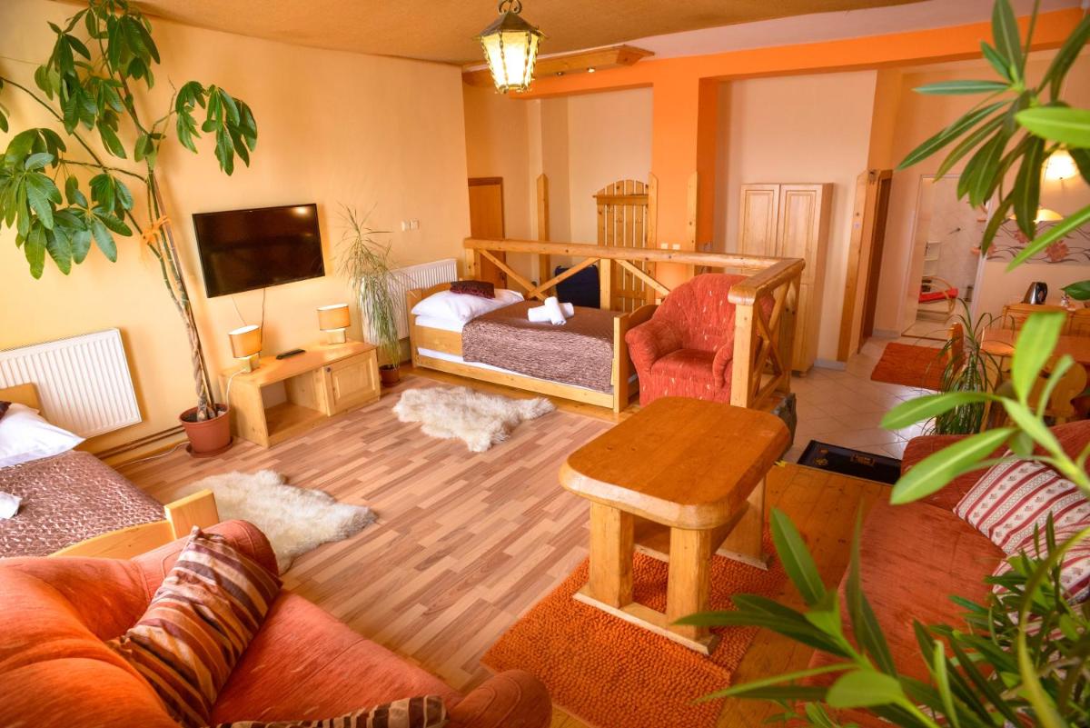Deluxe Apartment photo 3
