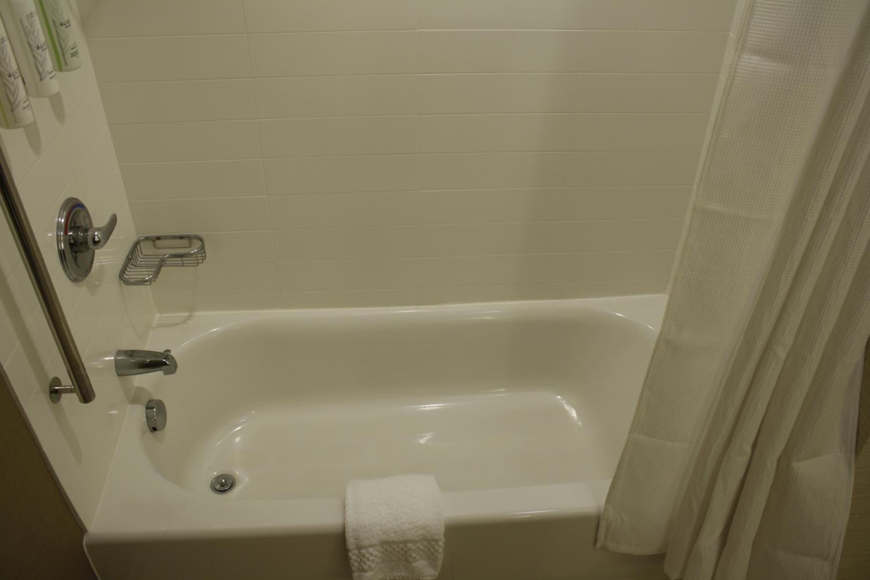 Queen Room with Two Queen Beds - Hearing Accessible photo 3