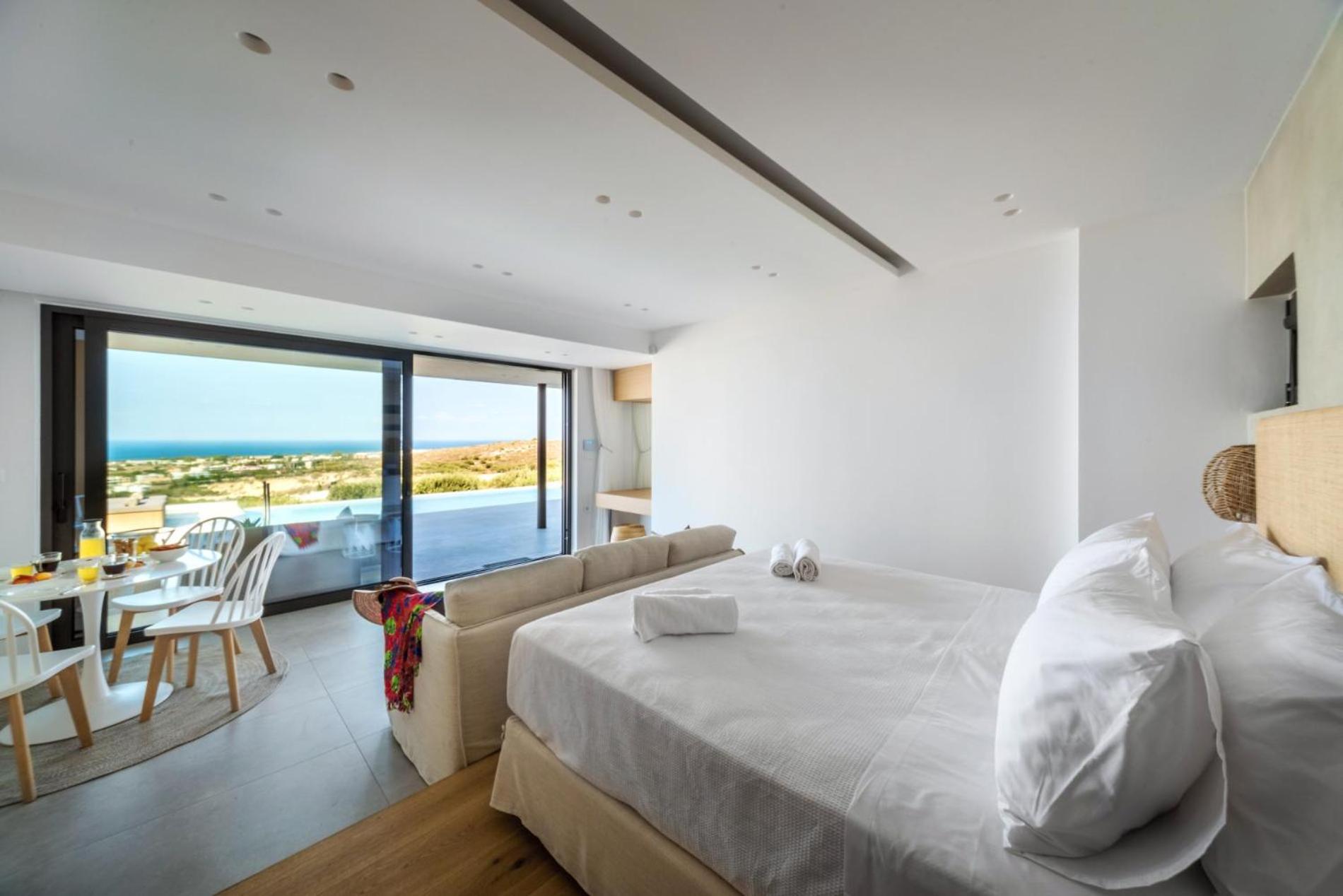 Villa photo 2