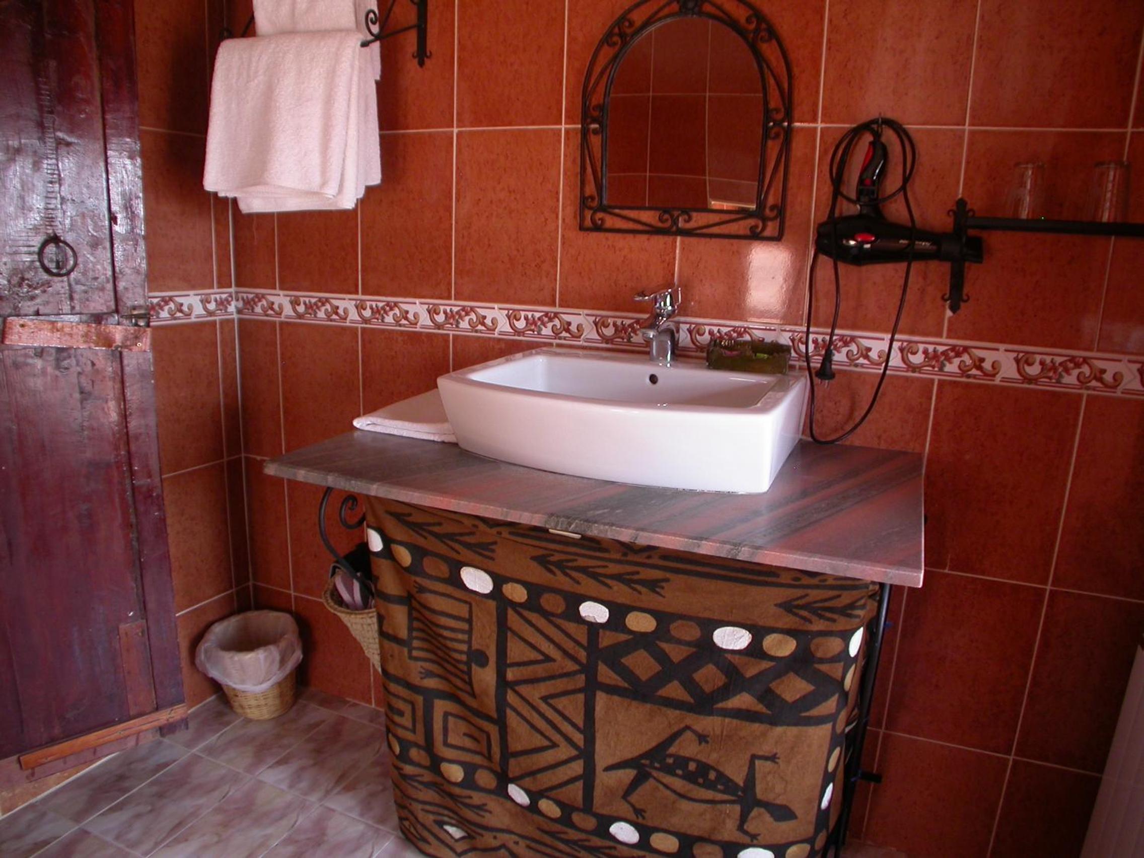 Standard Double Room - Photo 6