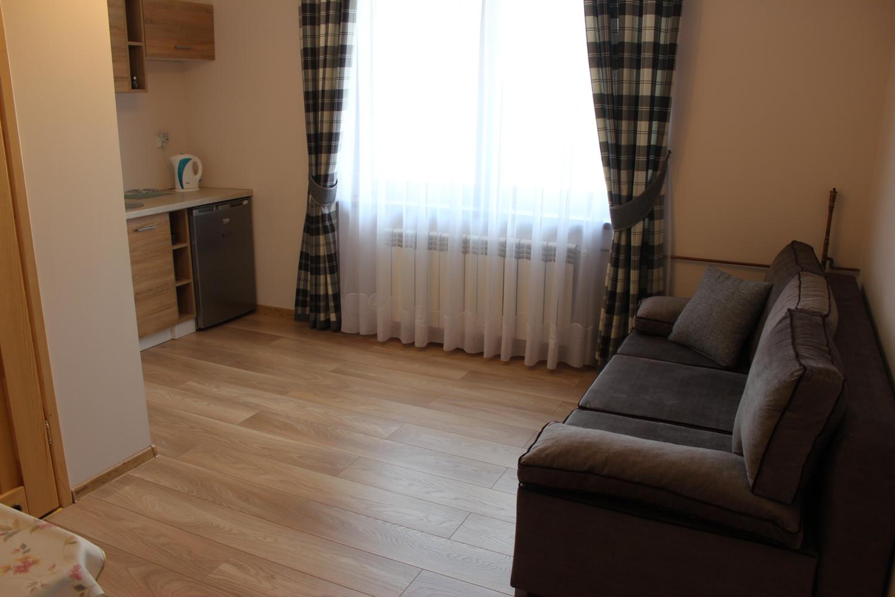 One-Bedroom Apartment photo 1