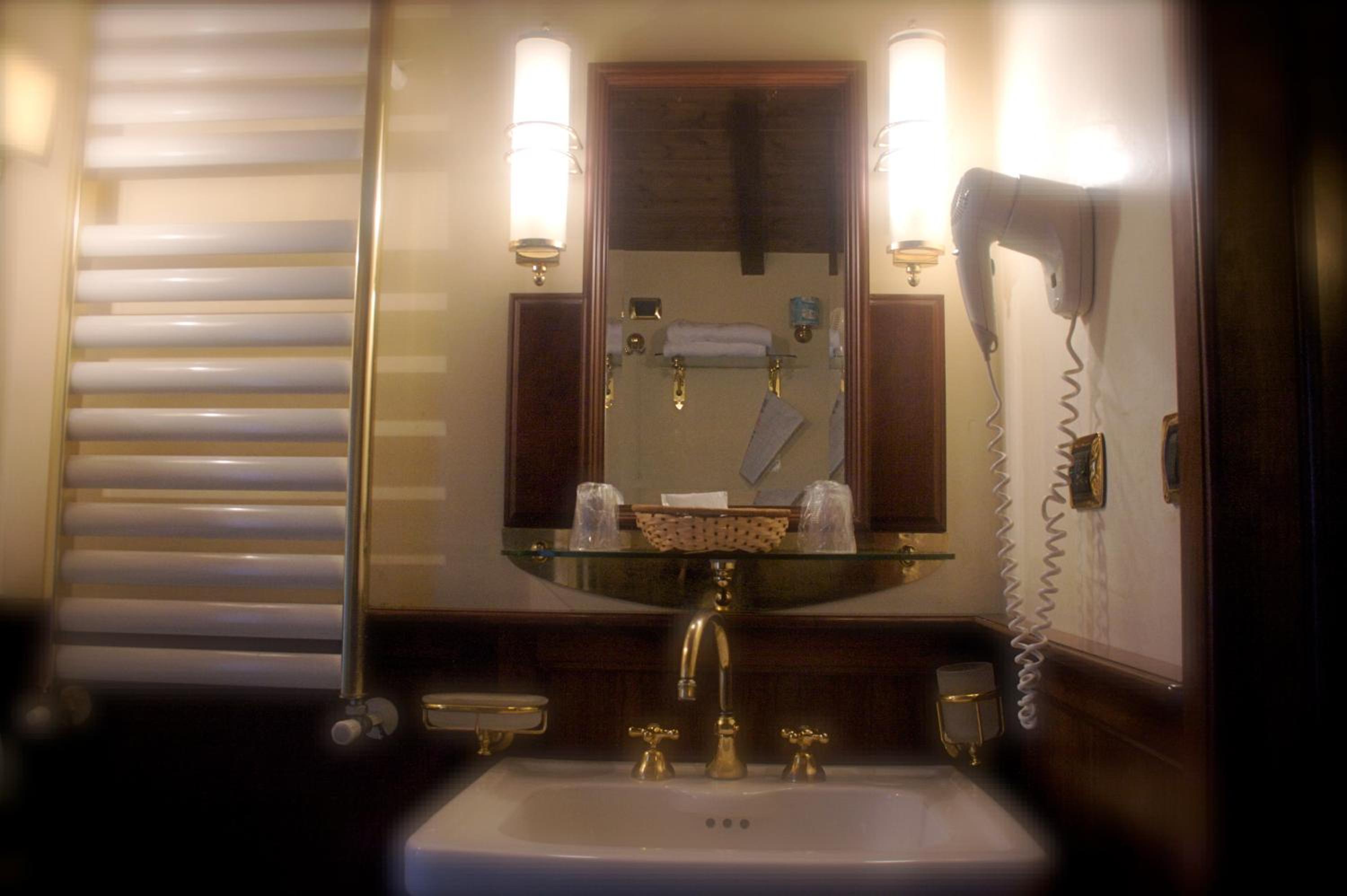 Triple Room with Private Bathroom photo 3