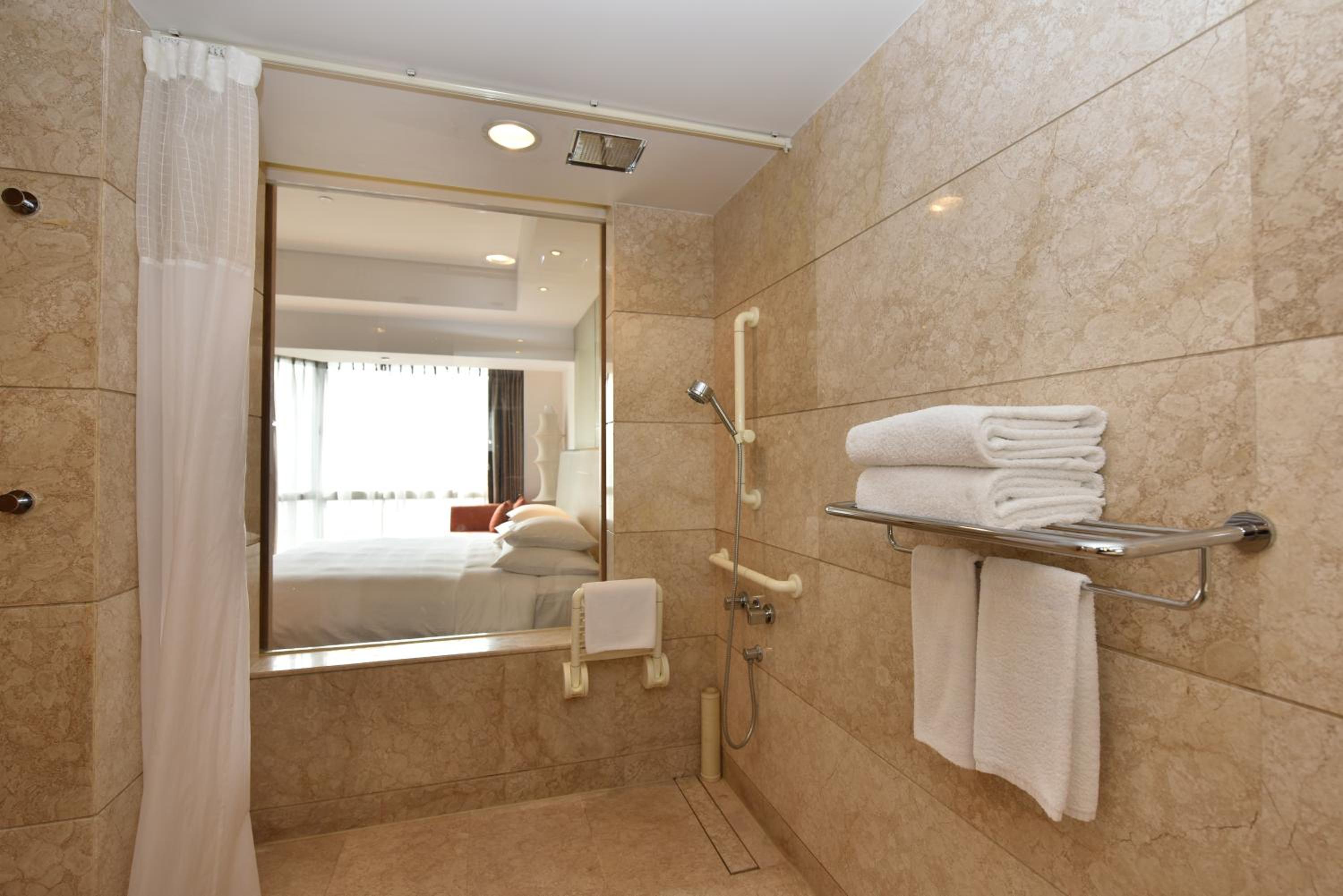 Standard King Room with Accessible Transfer Shower - Smoking