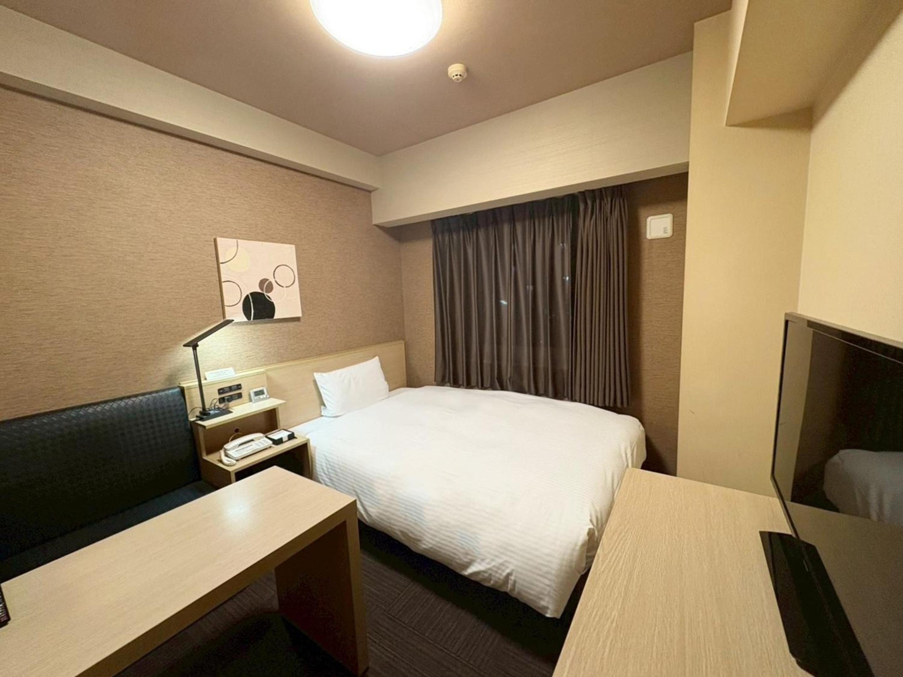 Single Room - Non-Smoking - With Smoking Area on the Floor