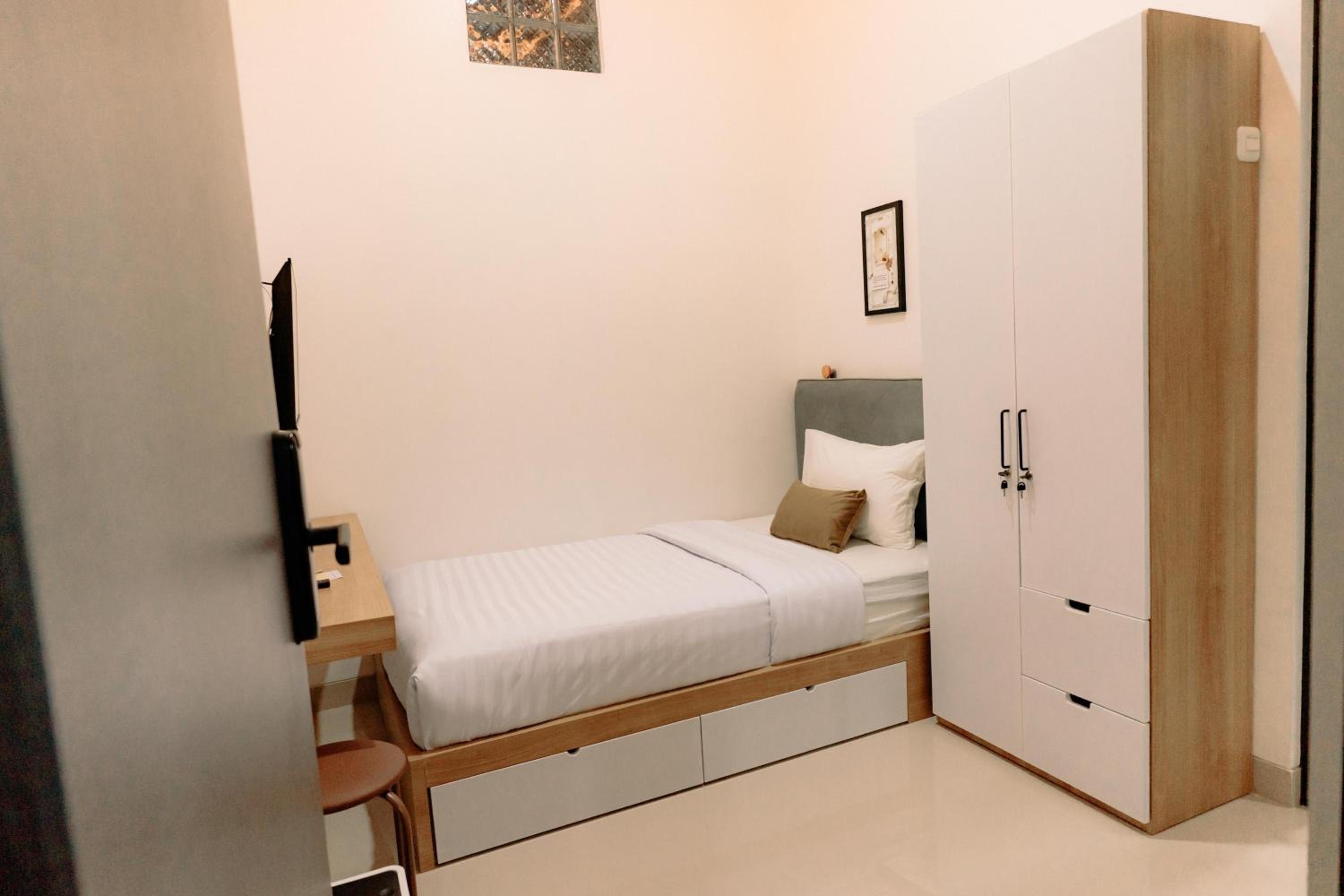 Single Room photo 2