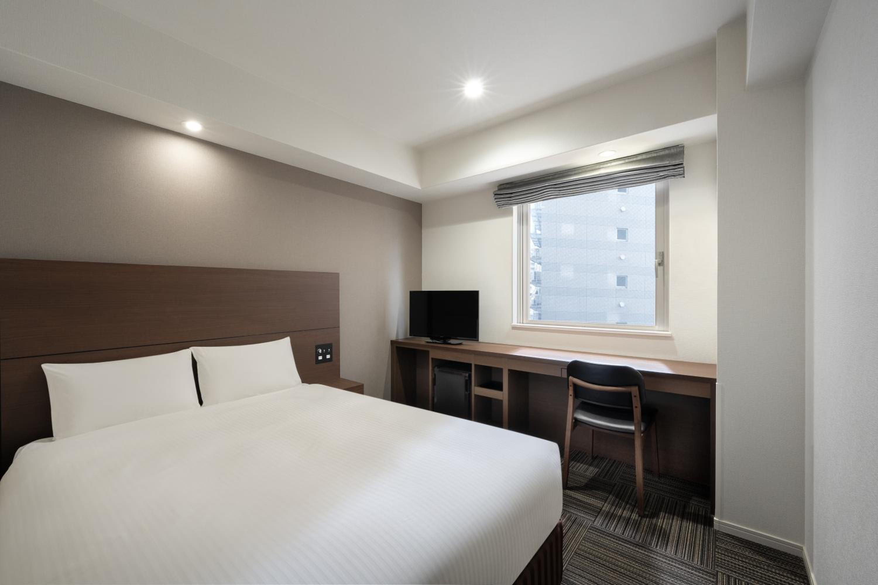 Standard Double Room (Shower booth only)