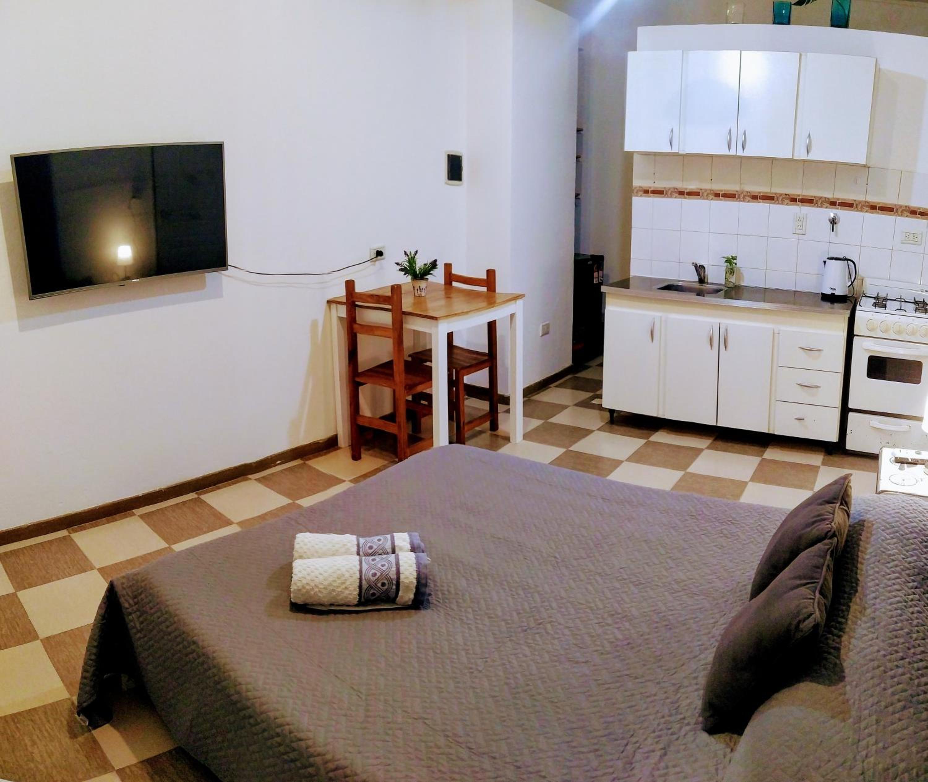 One-Bedroom Apartment photo 1
