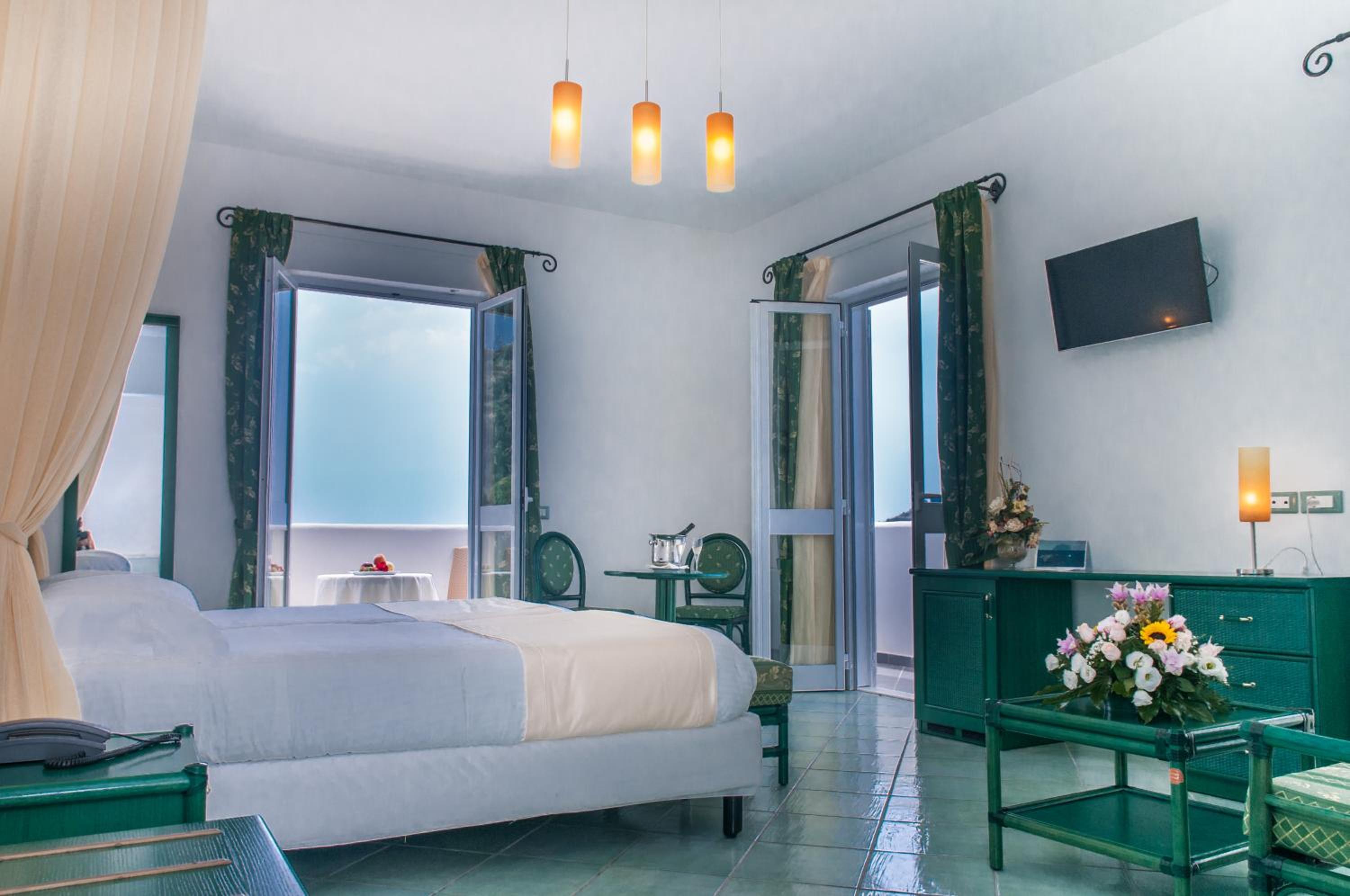 Junior Suite With Sea View And New Year Dinner Included photo 1