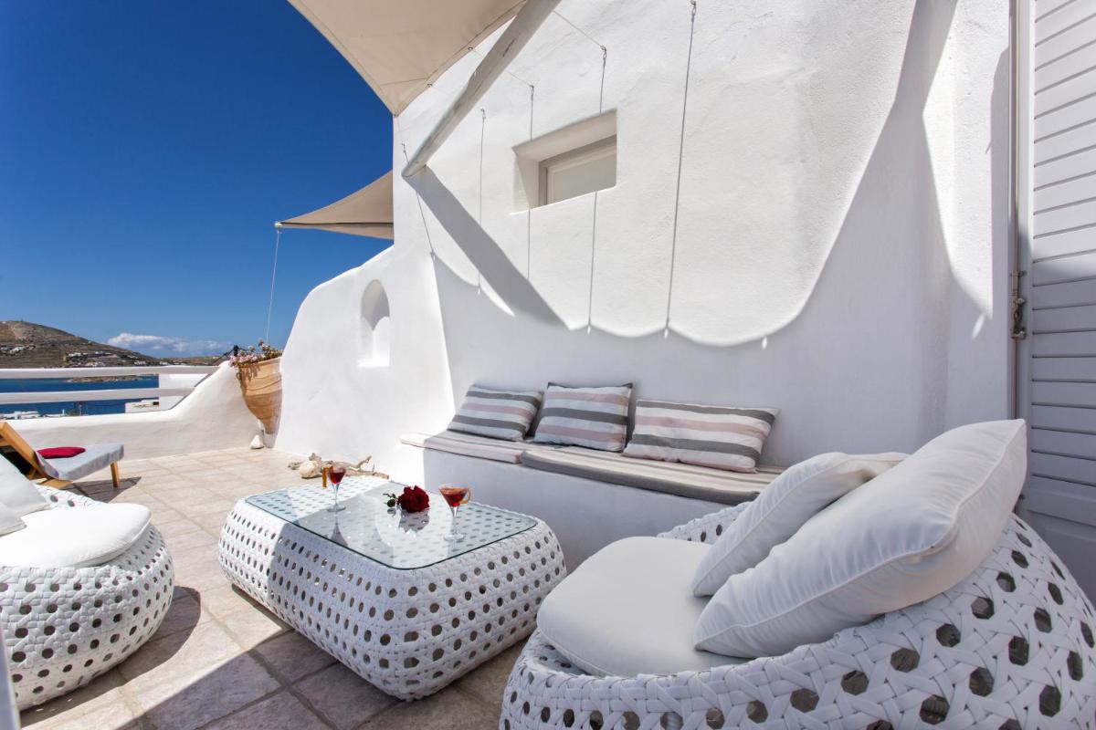 Suite with Outdoor Hot Tub and Sea View photo 2