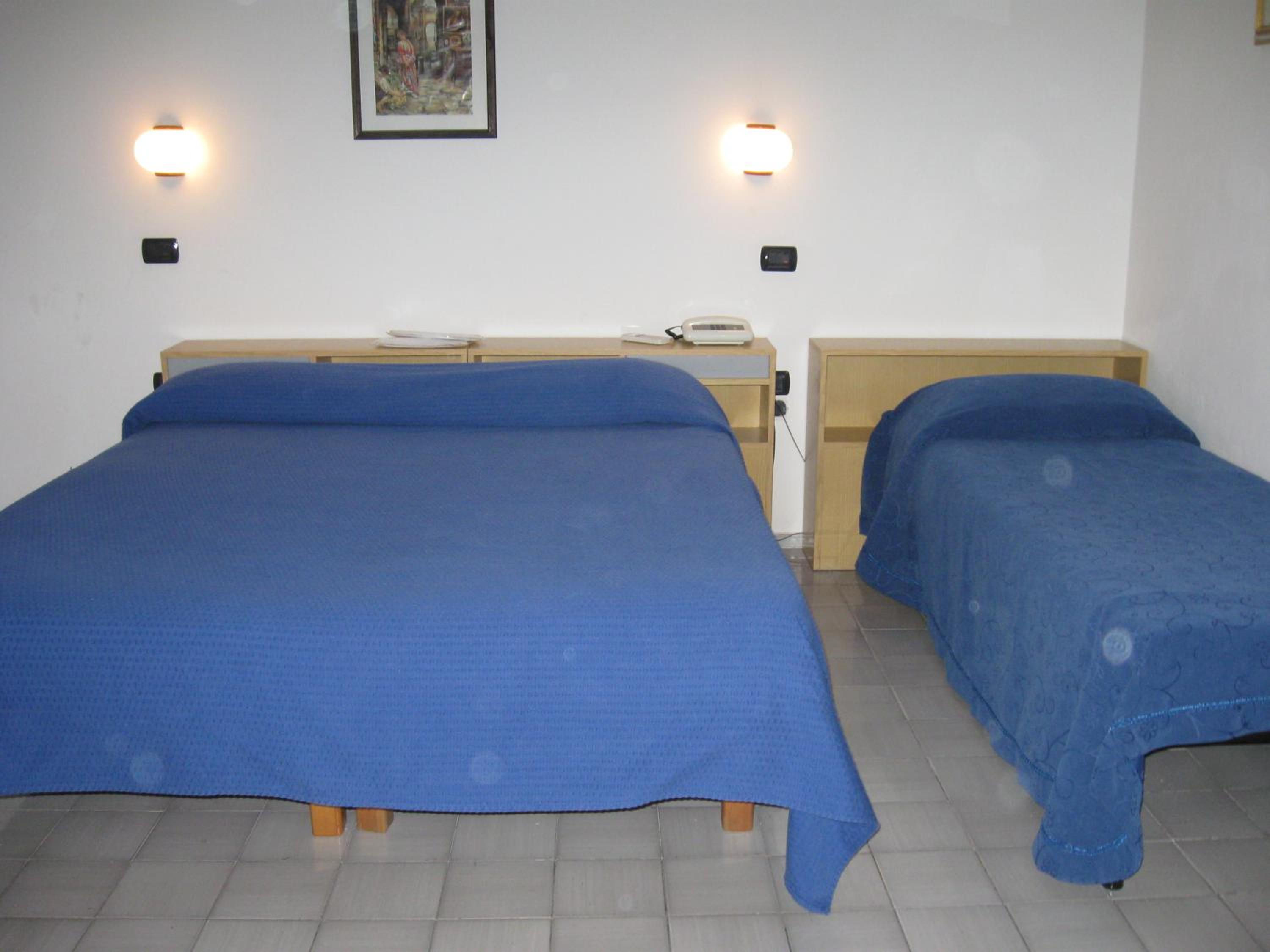 Triple Room - Photo 2
