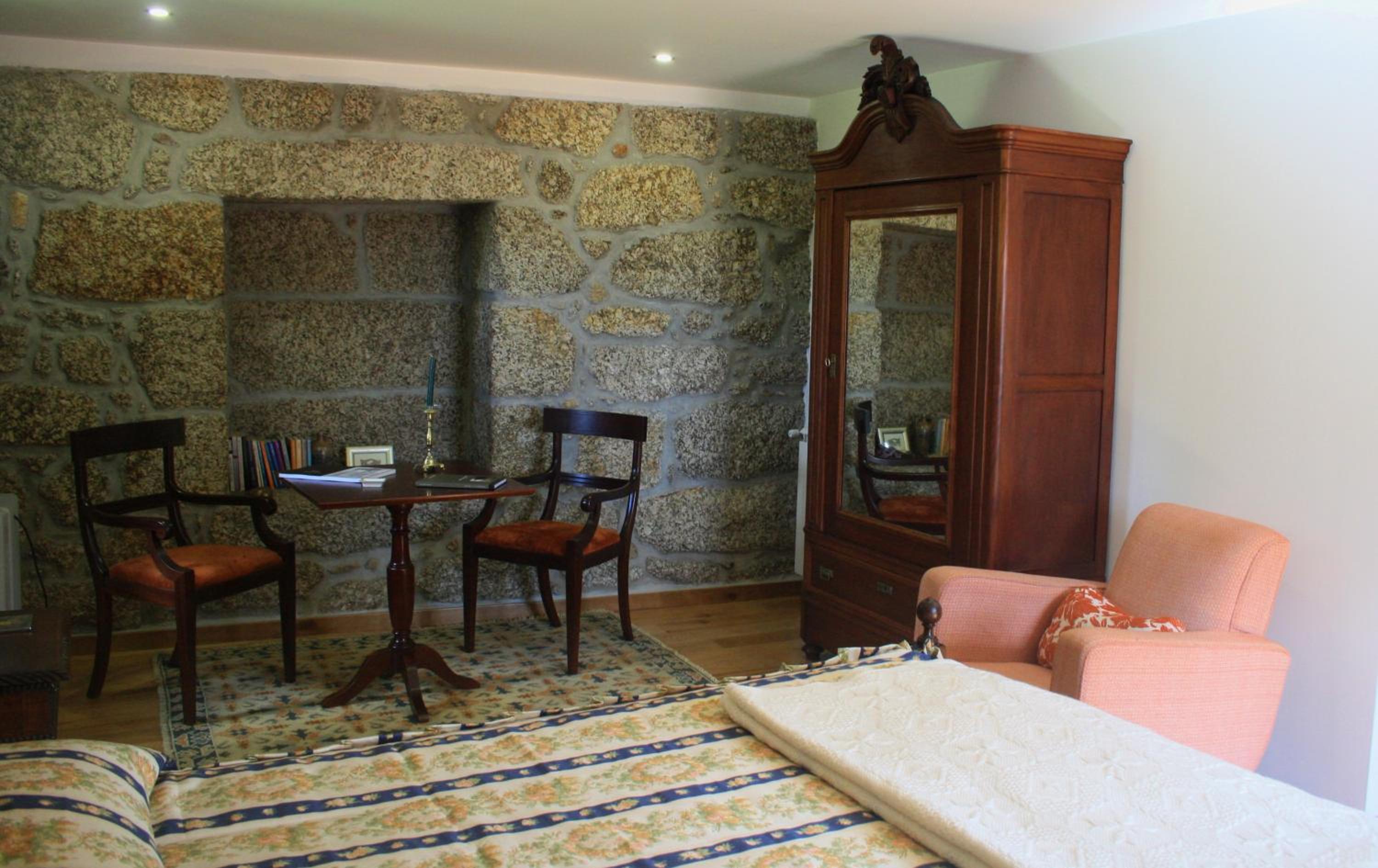 Deluxe Suite - Photo 5