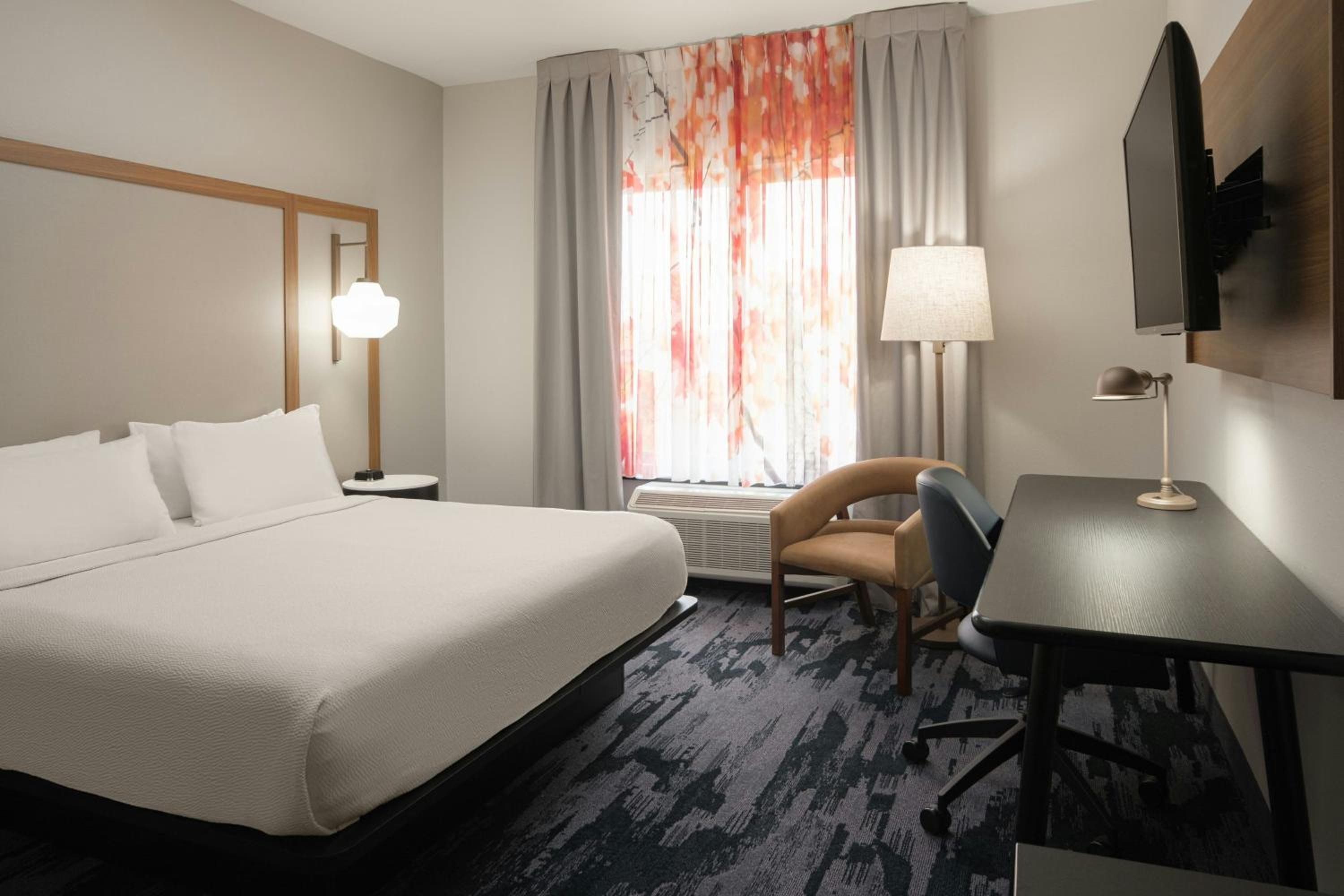 Superior King Suite with Sofa Bed - Photo 1