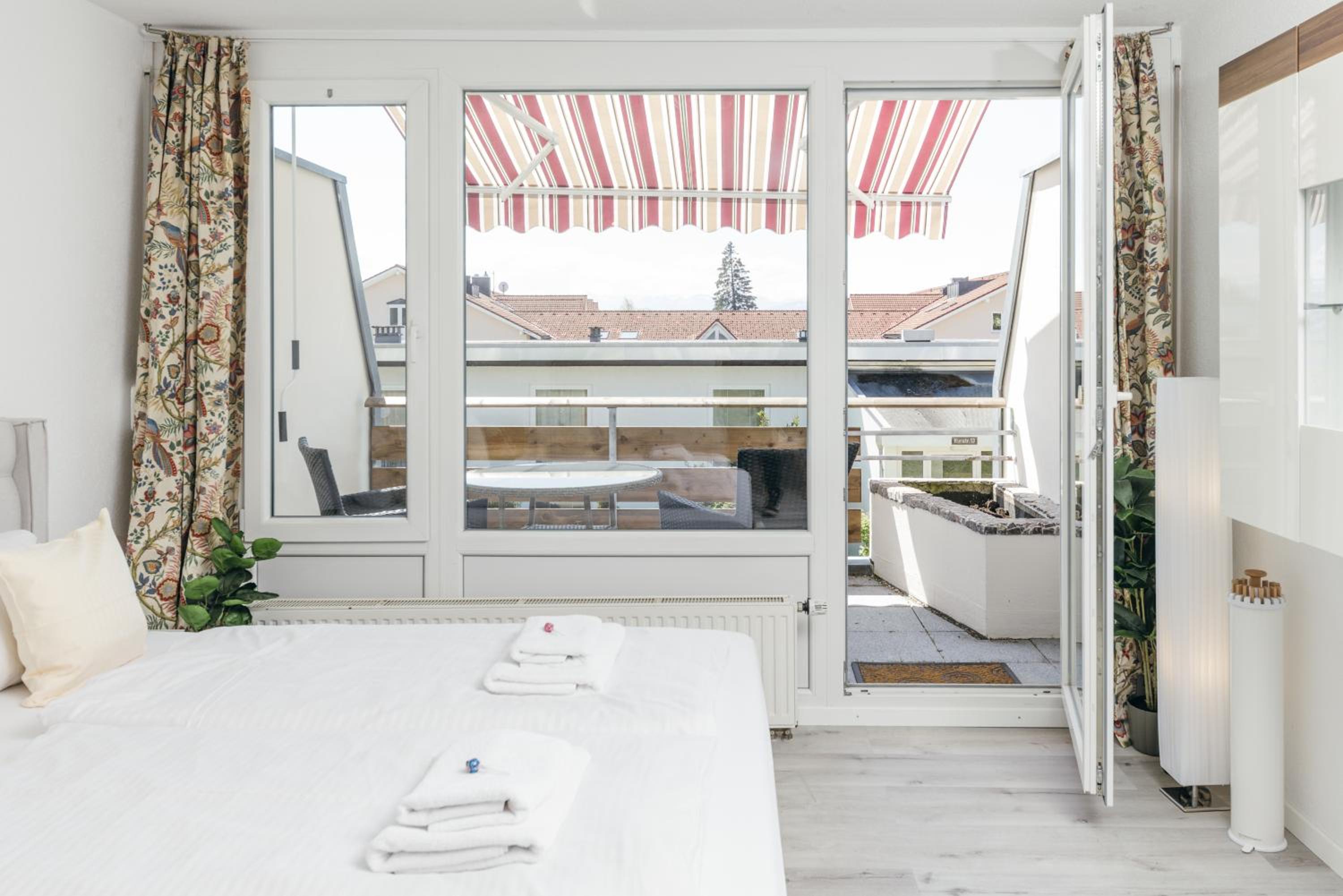 Studio with Balcony
