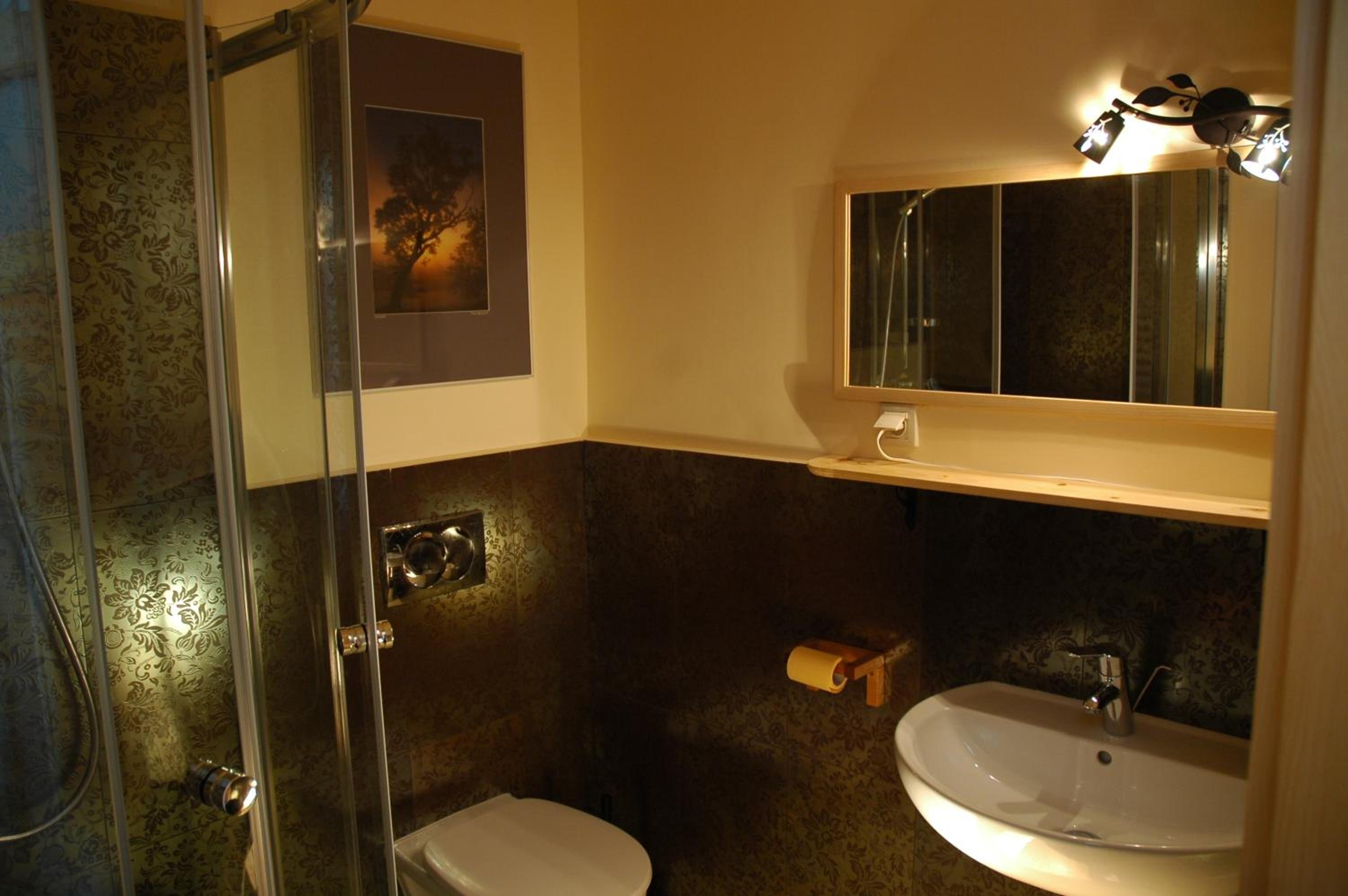 Quadruple Room with Bathroom - Photo 6