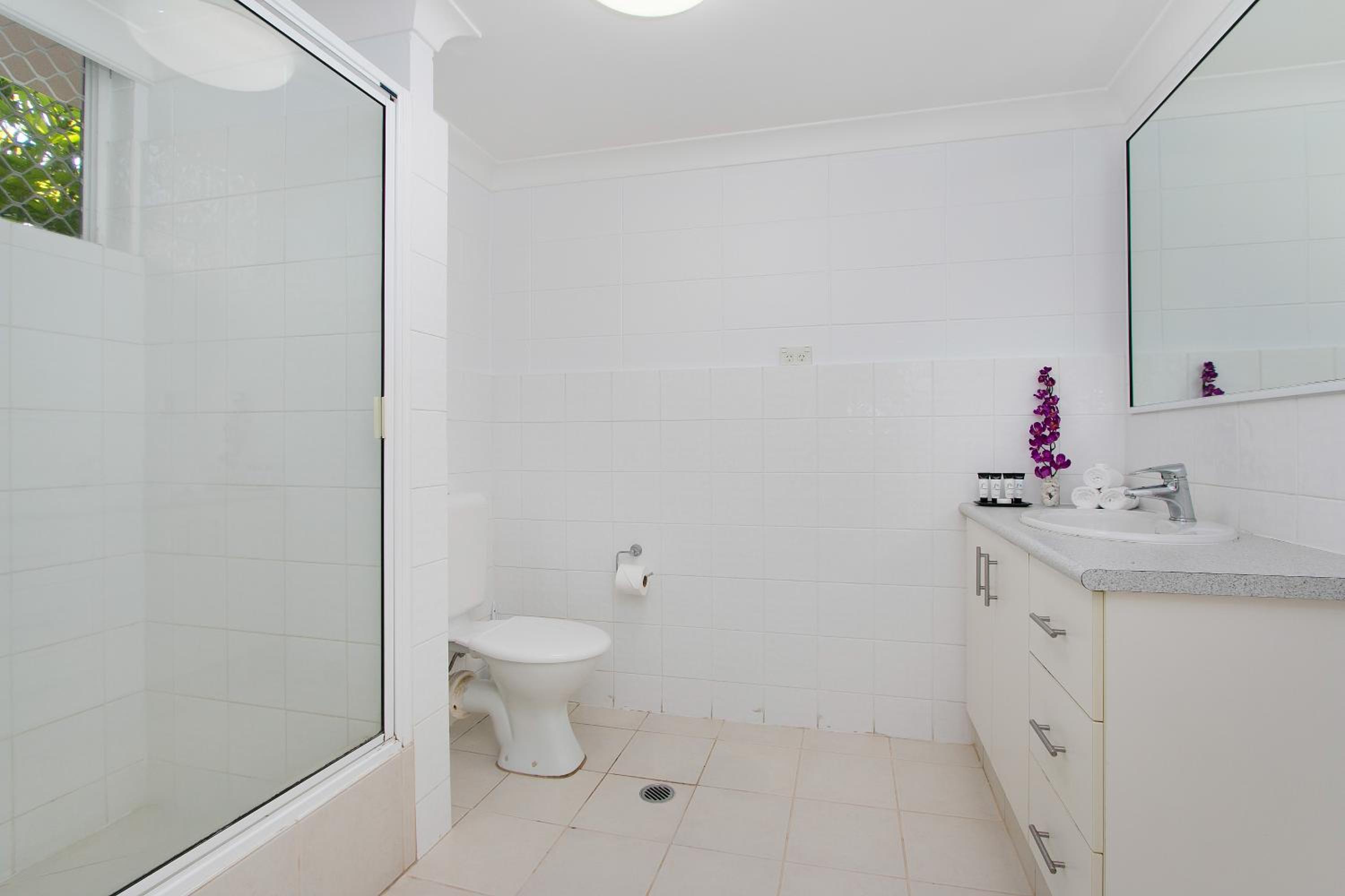 Superior Two-Bedroom Apartment thumbnail 6