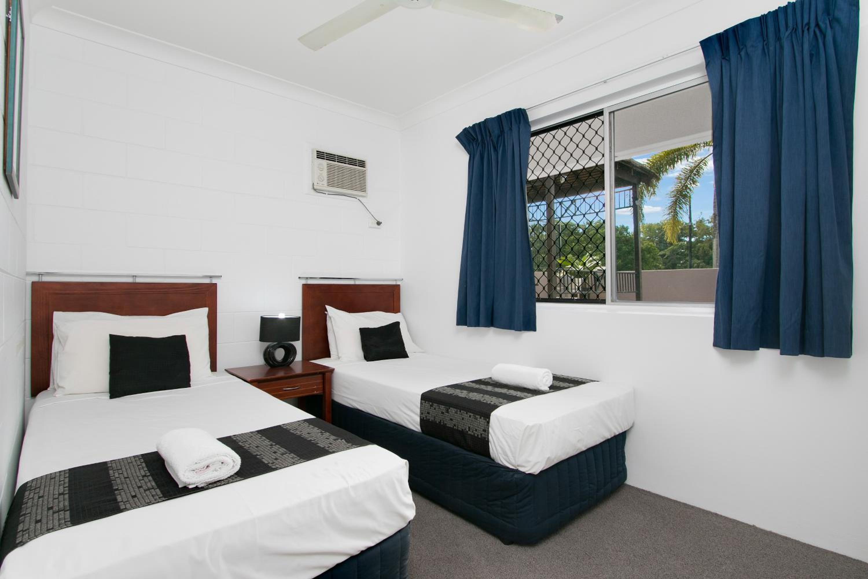 Superior Two-Bedroom Apartment thumbnail 6