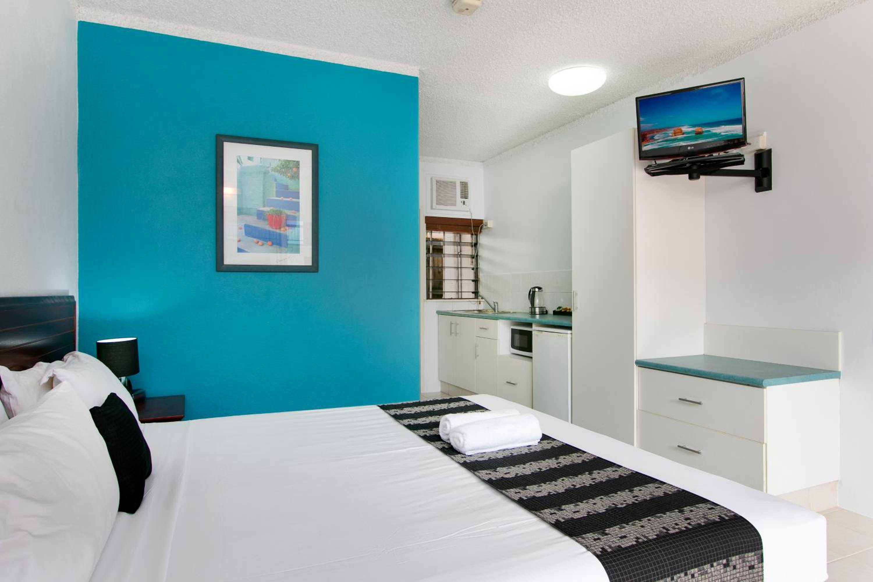 Superior King Suite - Photo 4