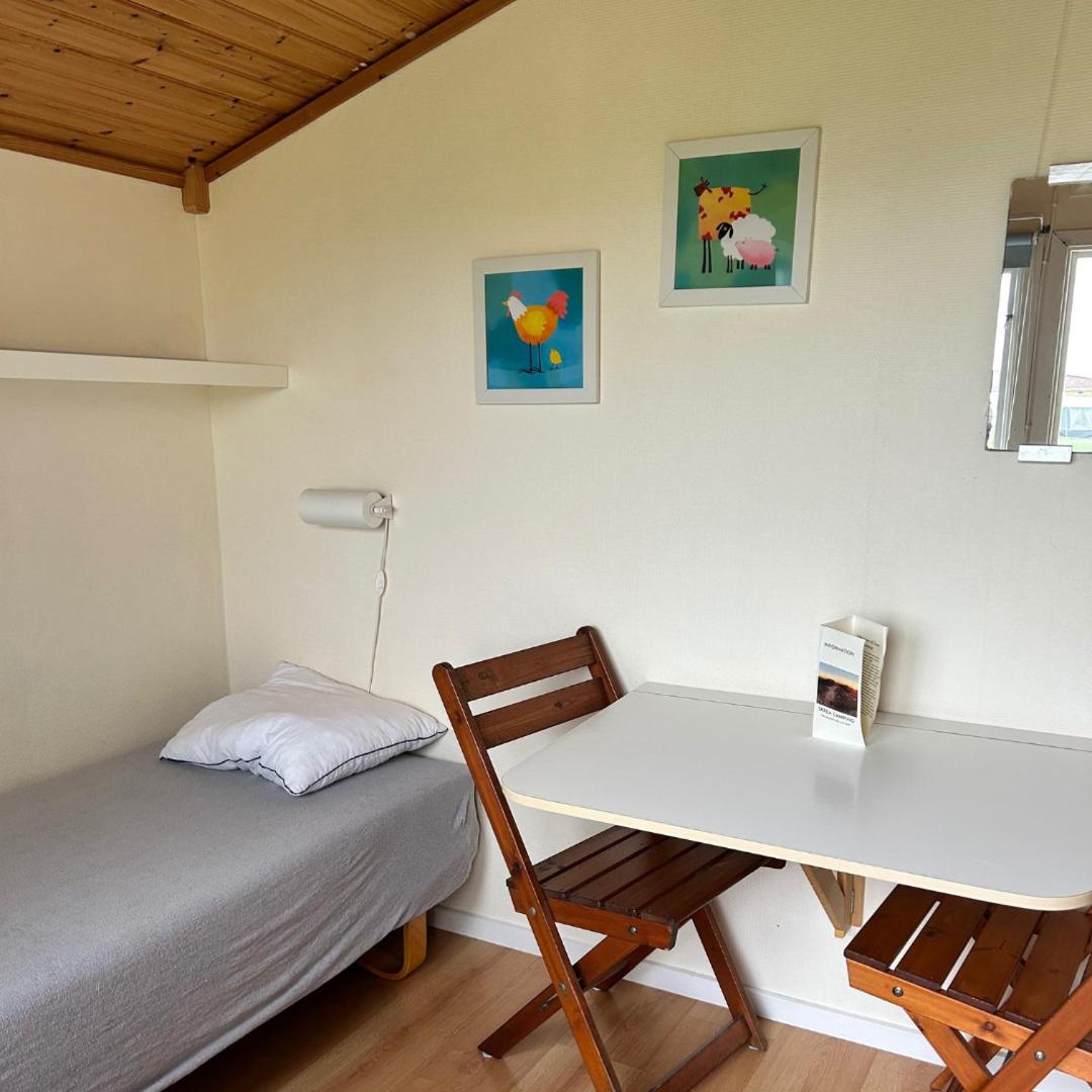 Twin Room with Shared Bathroom photo 1