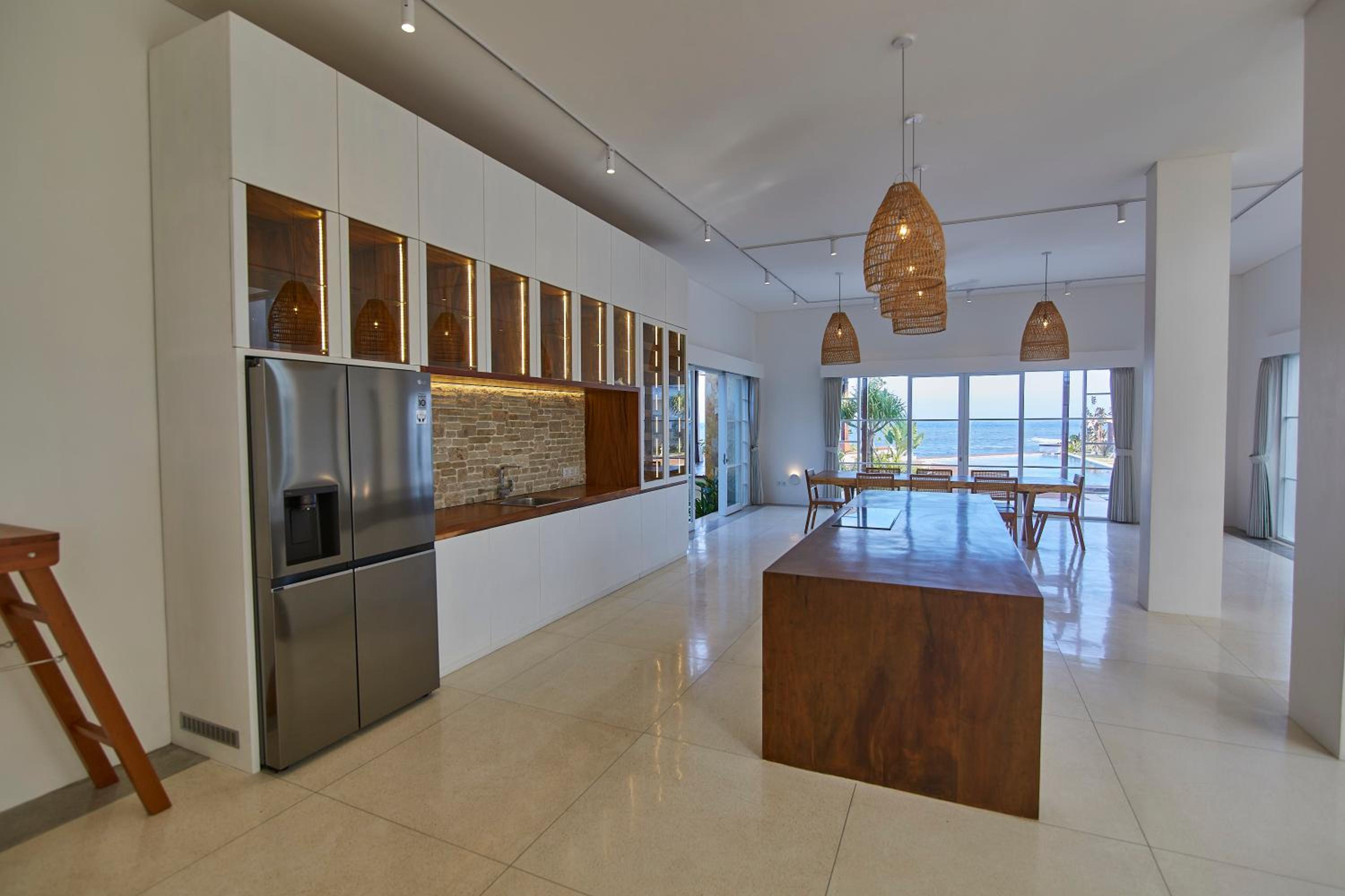 Villa - Beach Front - Photo 2