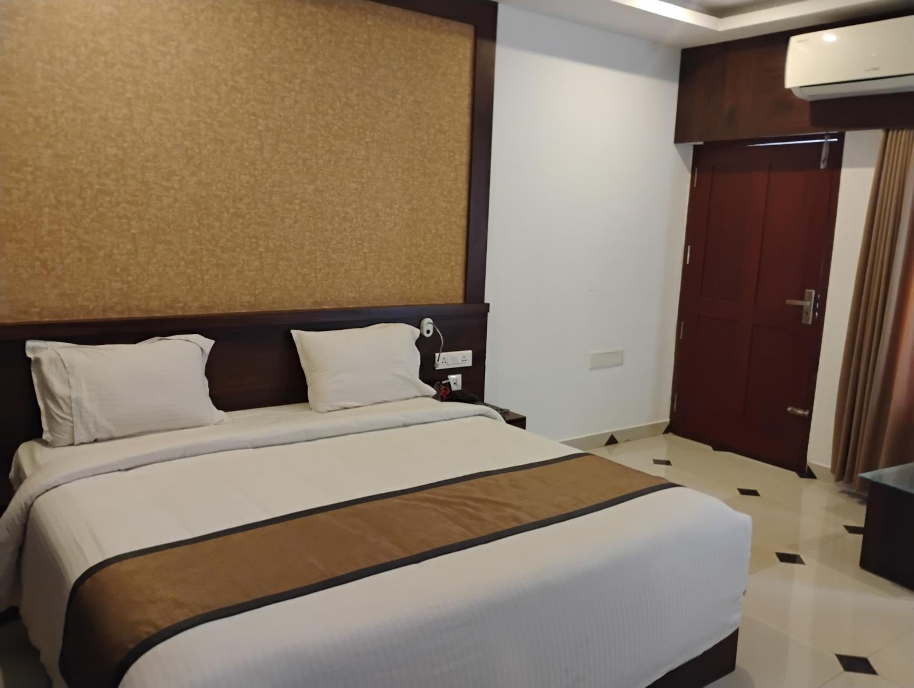 Deluxe Double Room photo 2