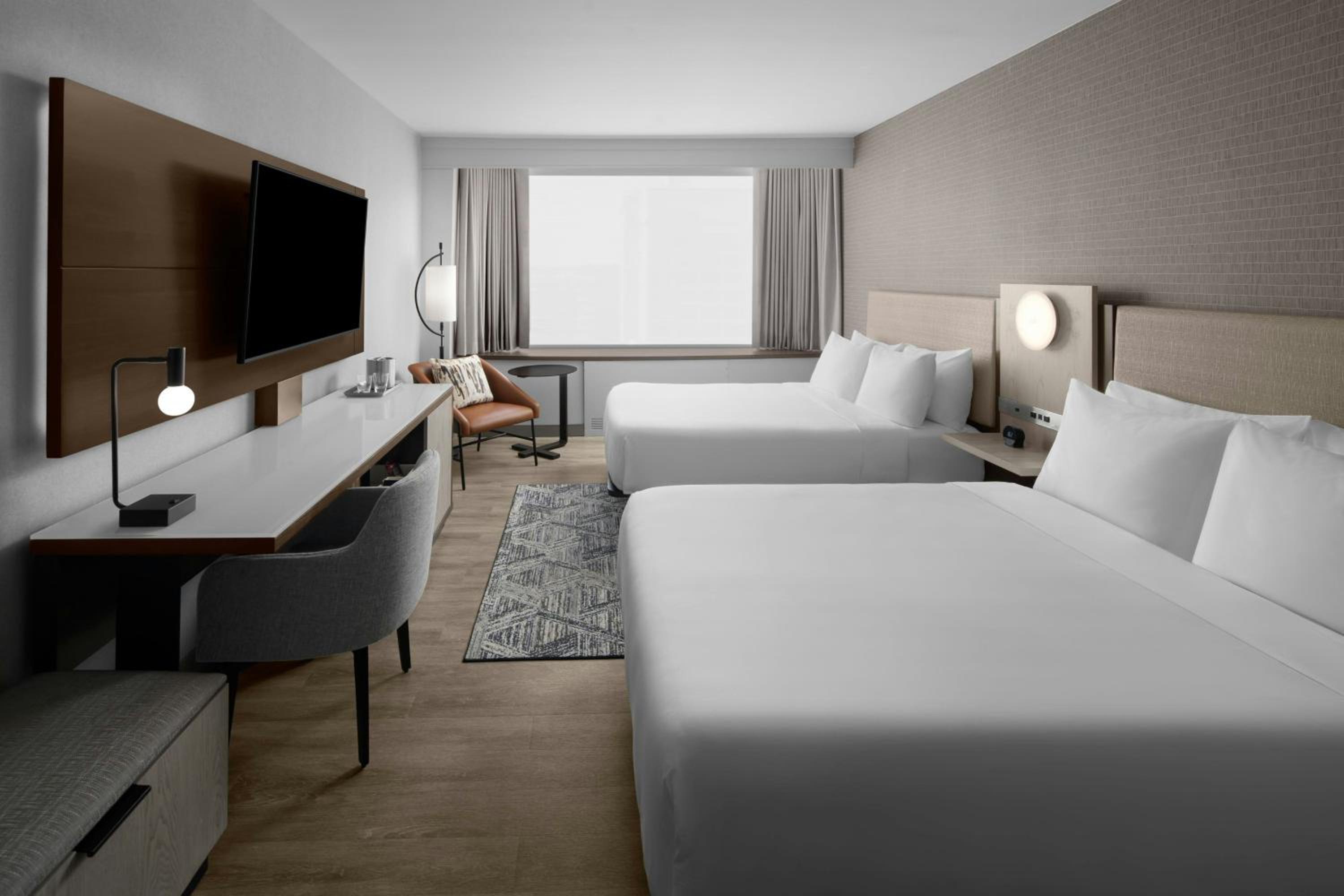 Queen Room with Two Queen Beds - Photo 3